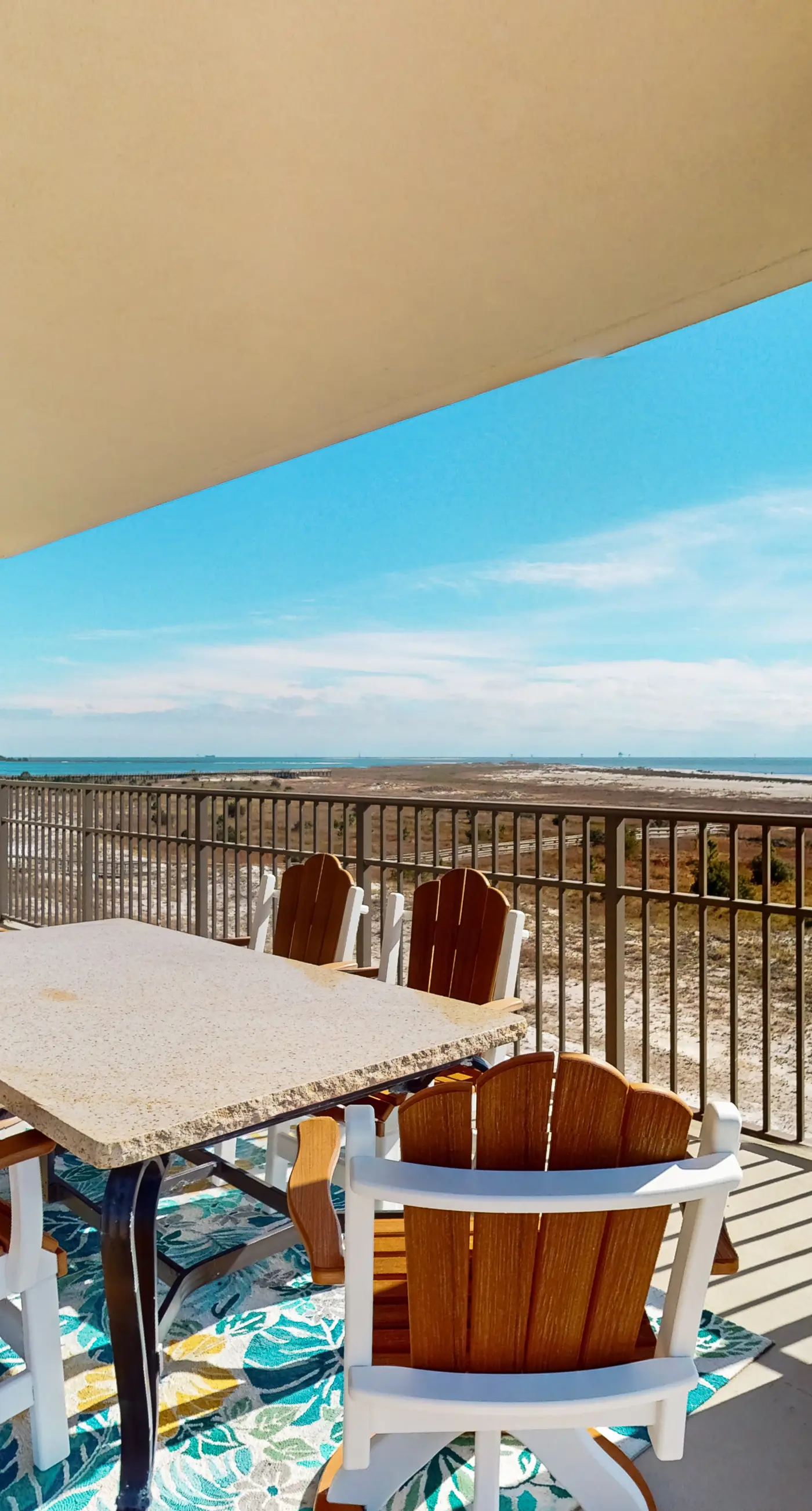 Beachfront condo with indoor & outdoor pools, hot tub, fitness center, tennis