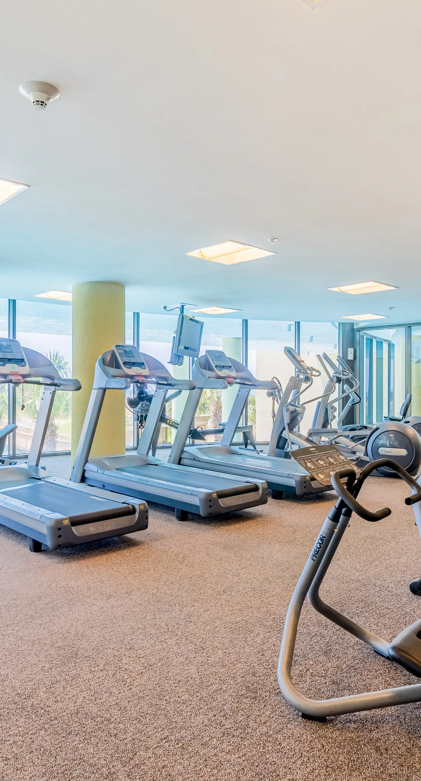Beachfront condo with indoor & outdoor pools, hot tub, fitness center, tennis
