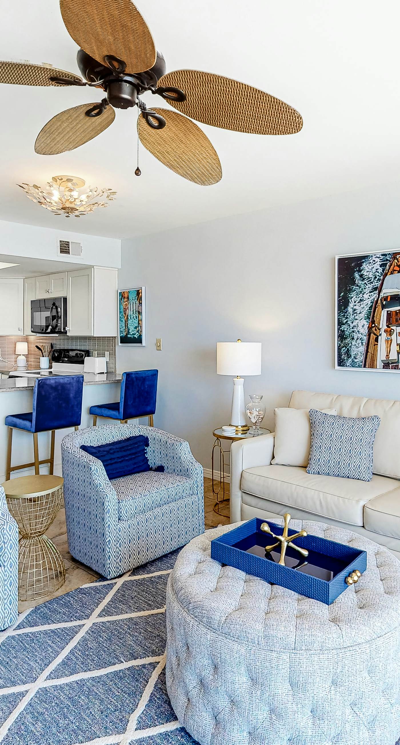 Beachfront beauty with private balcony, beach access, & shared pool,hot tub