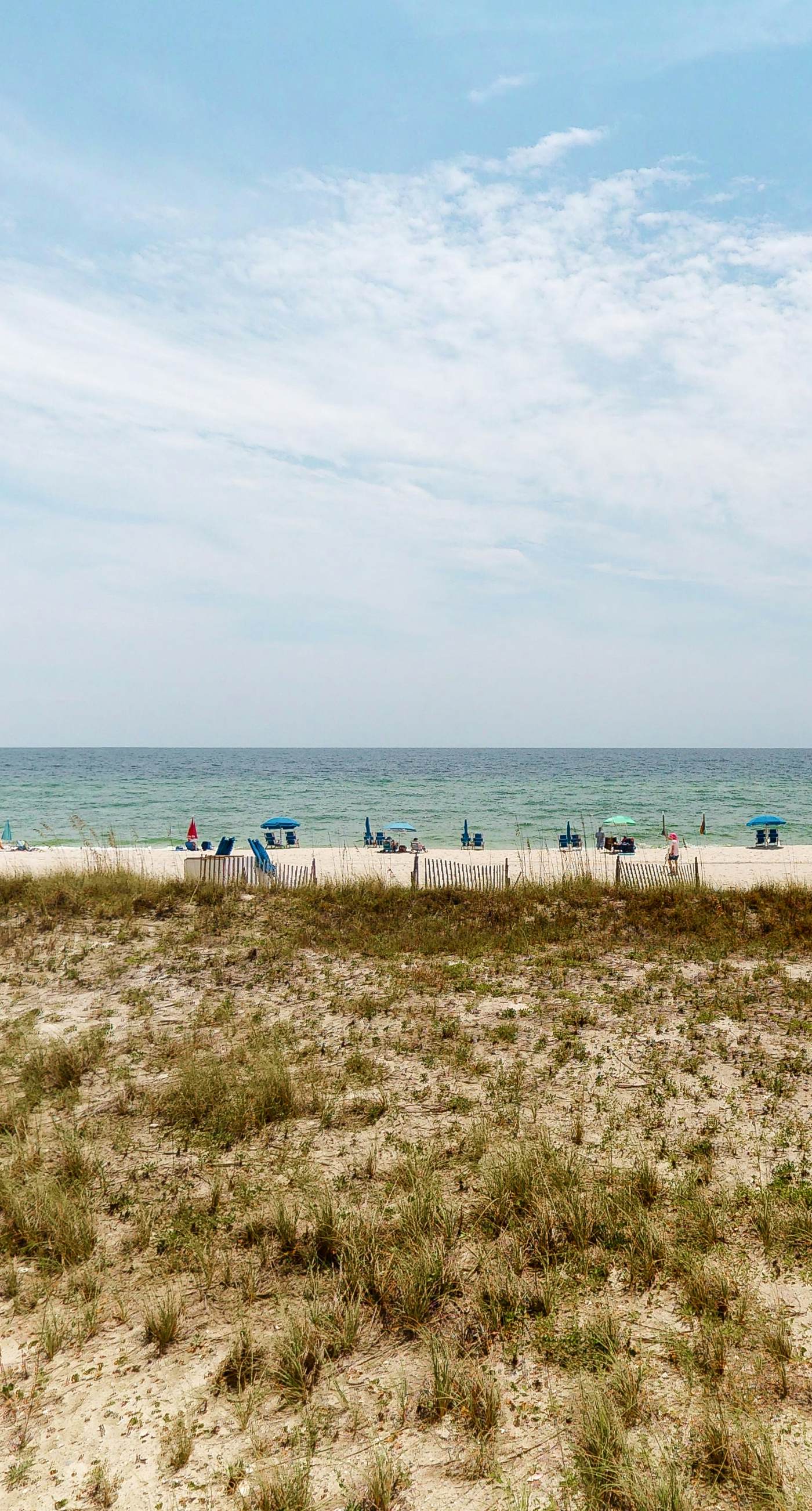 Beachfront beauty with private balcony, beach access, & shared pool,hot tub