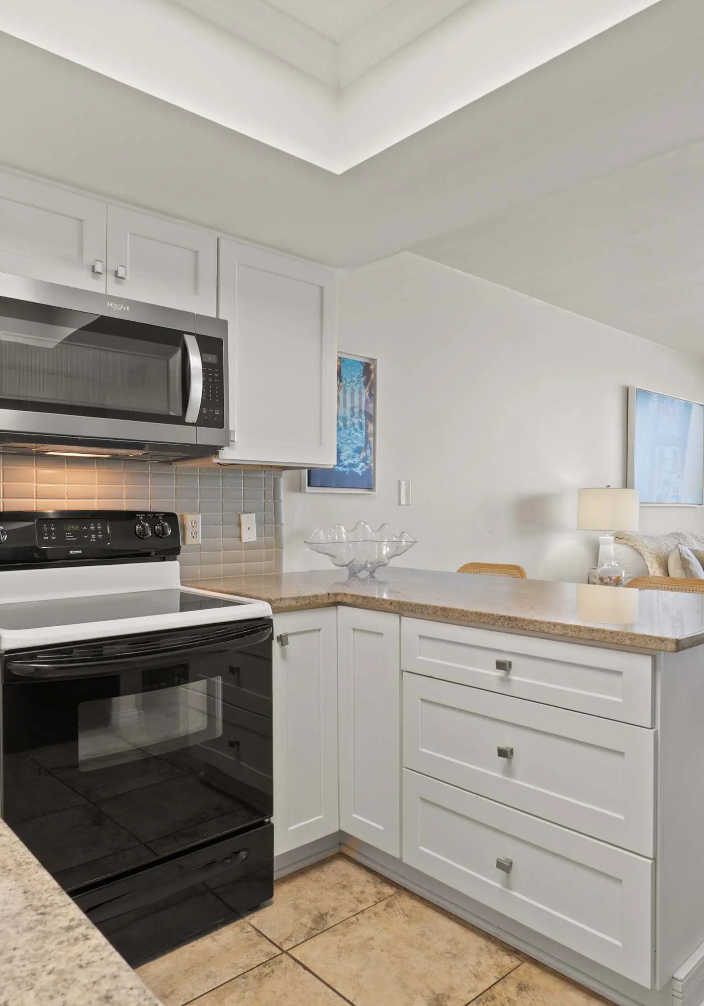 Beachfront beauty with private balcony, beach access, & shared pool,hot tub