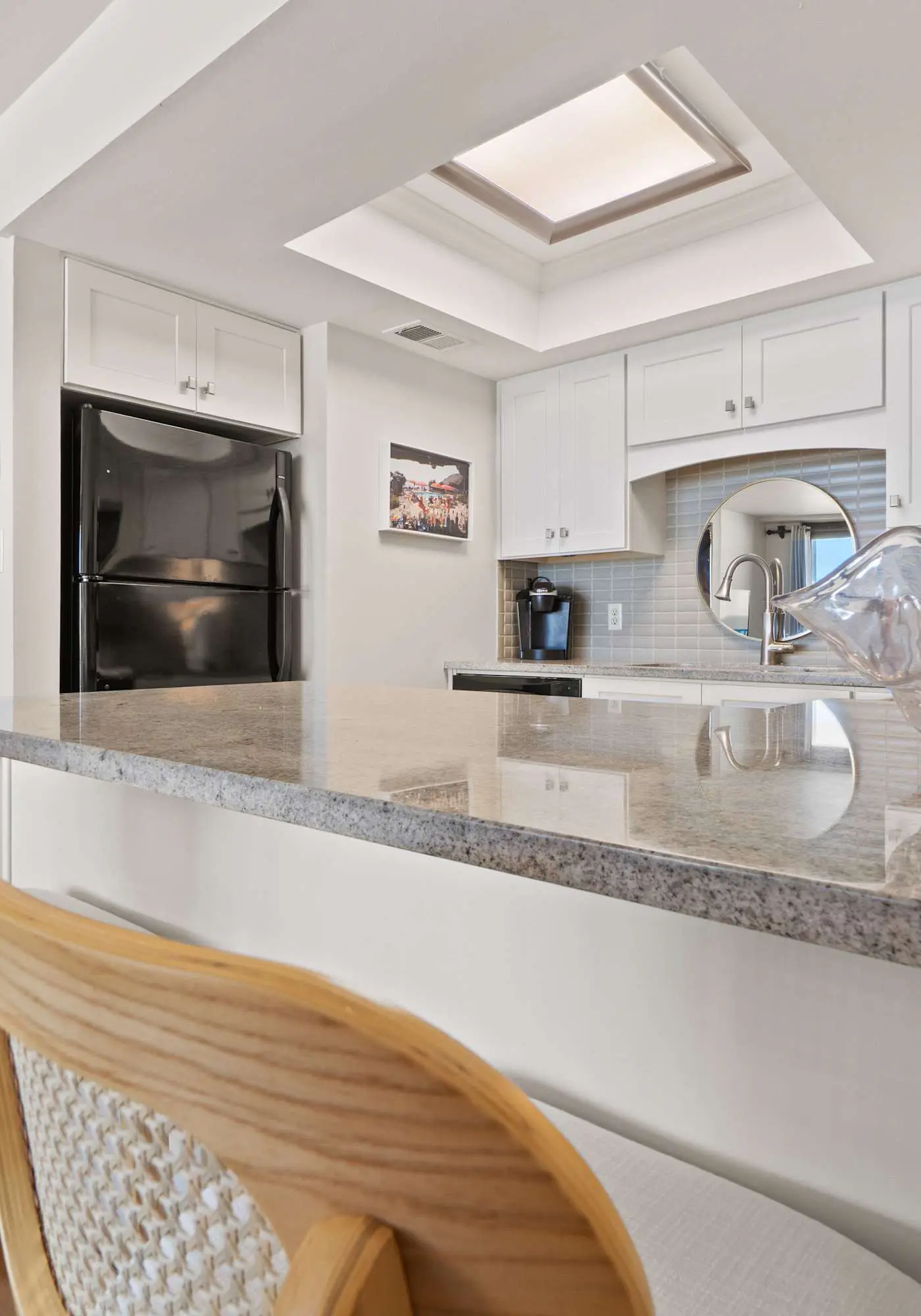 Beachfront beauty with private balcony, beach access, & shared pool,hot tub
