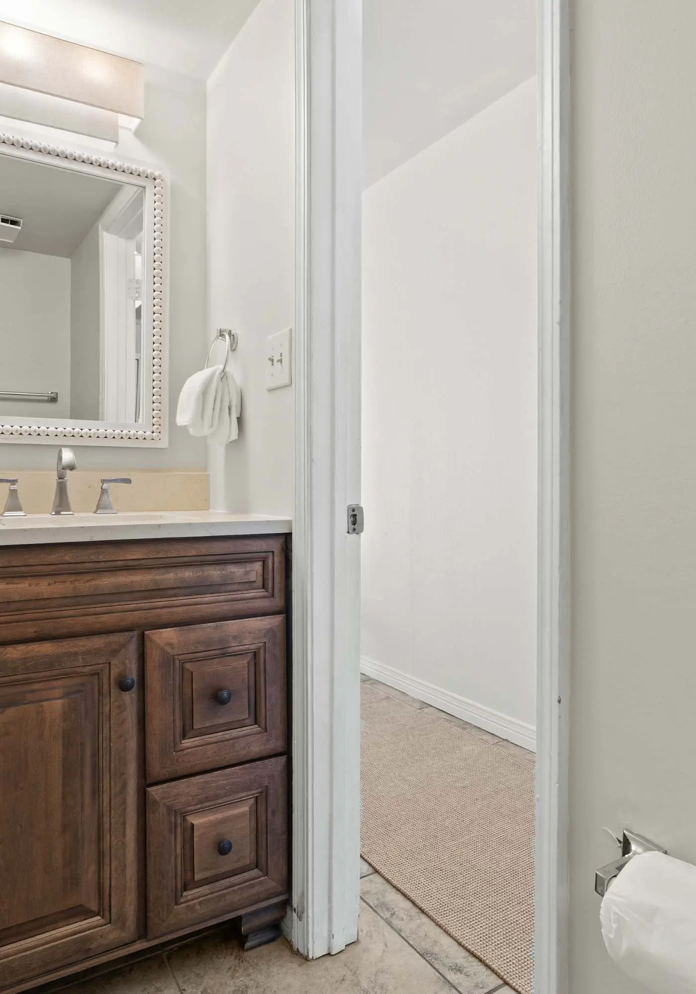 Beachfront beauty with private balcony, beach access, & shared pool,hot tub