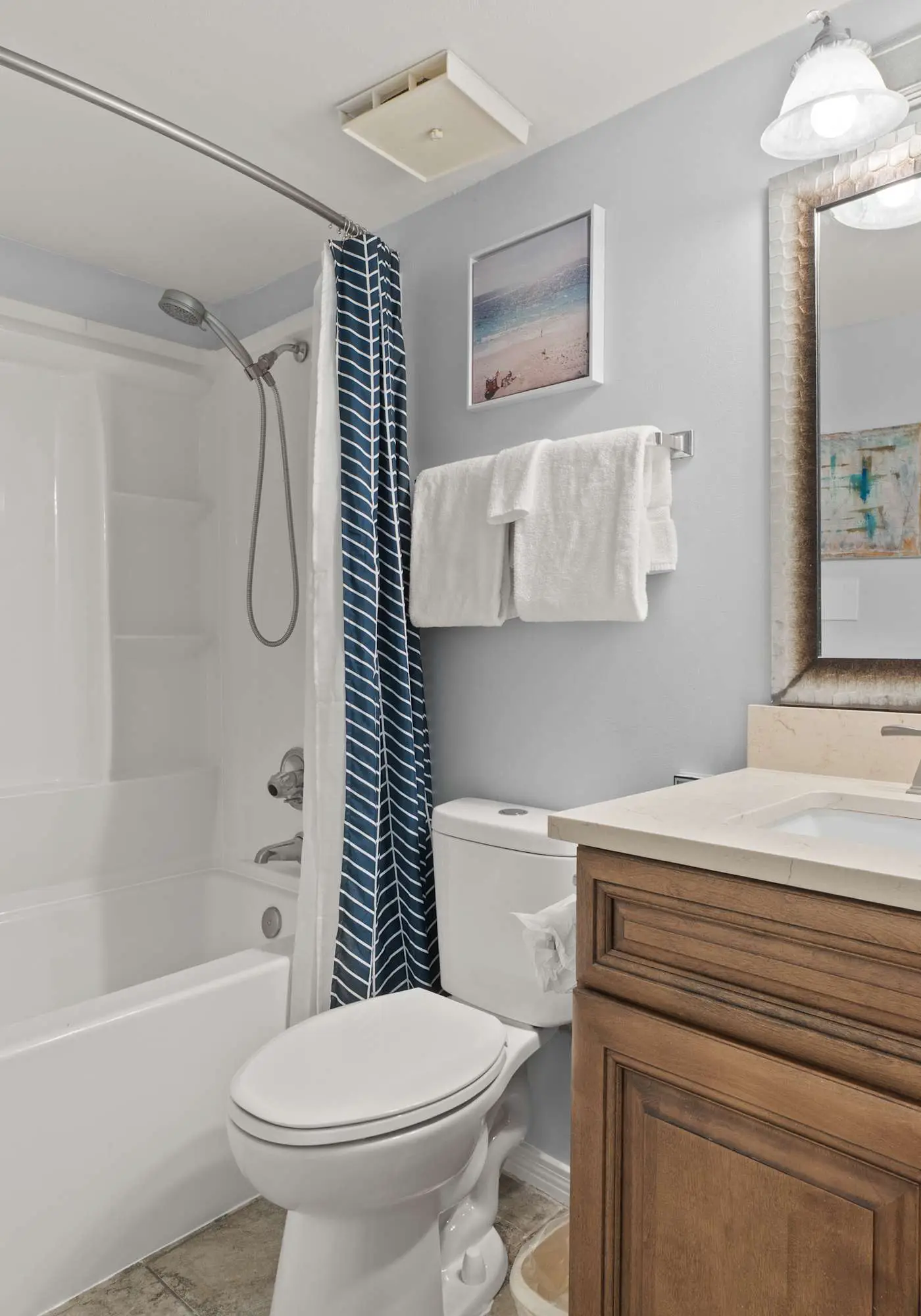 Beachfront beauty with private balcony, beach access, & shared pool,hot tub