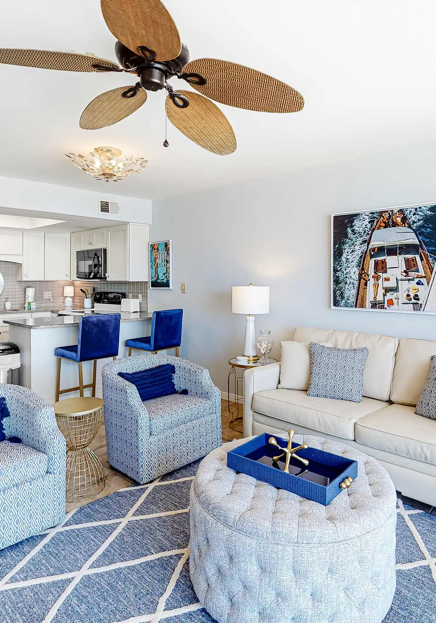 Beachfront beauty with private balcony, beach access, & shared pool,hot tub