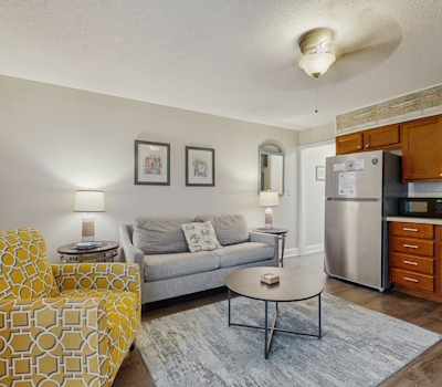 Coastal condo with Shared pool, Shared BBQ grill and beach access