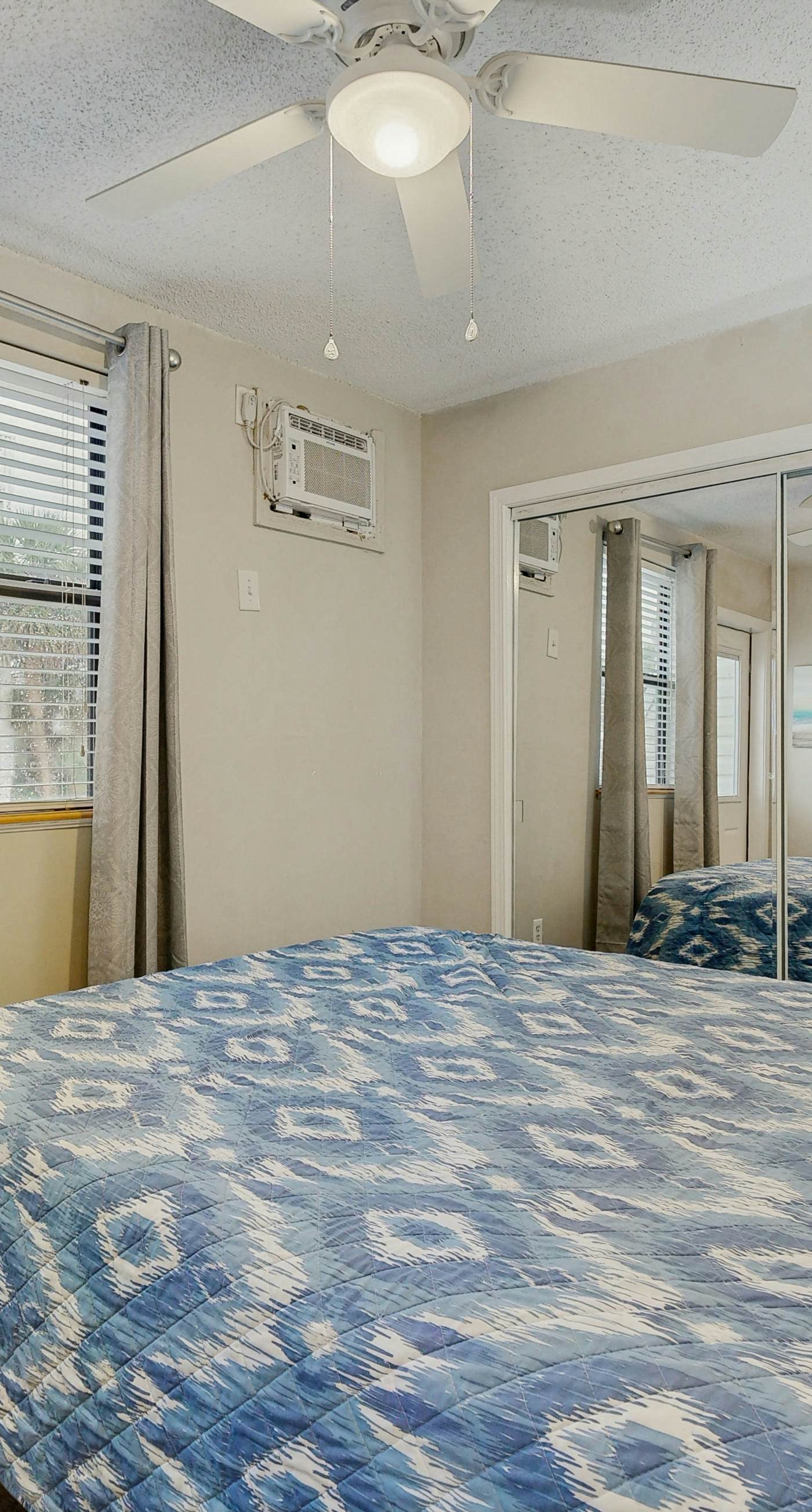 Coastal condo with Shared pool, Shared BBQ grill and beach access