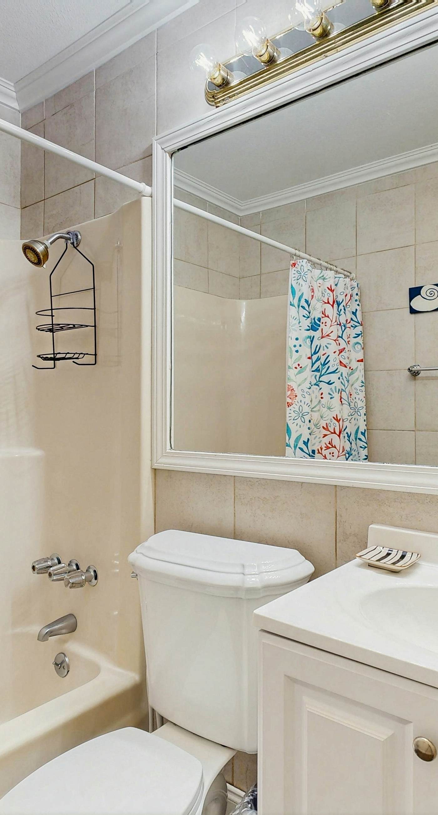 Coastal condo with Shared pool, Shared BBQ grill and beach access