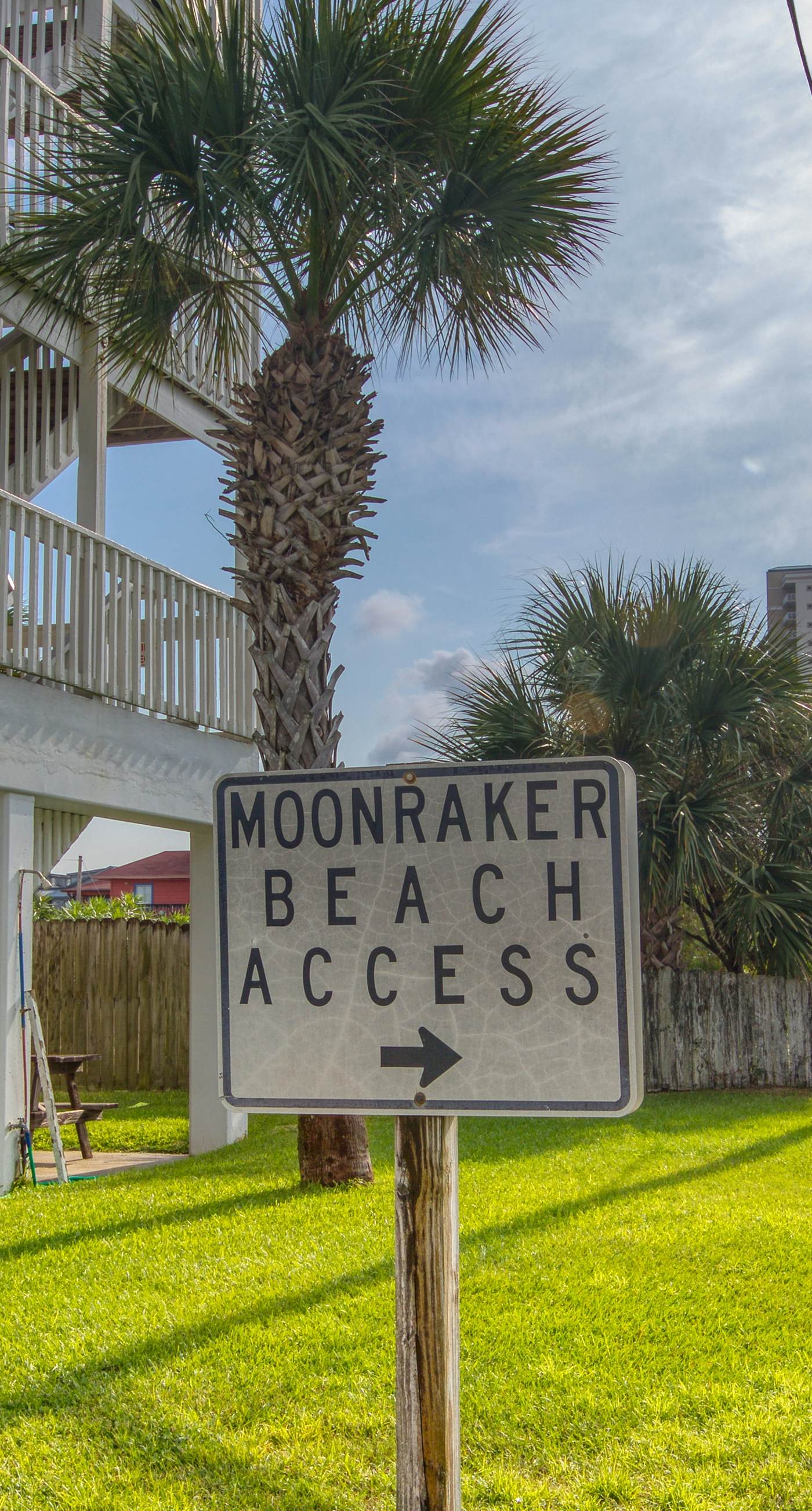 Coastal condo with Shared pool, Shared BBQ grill and beach access