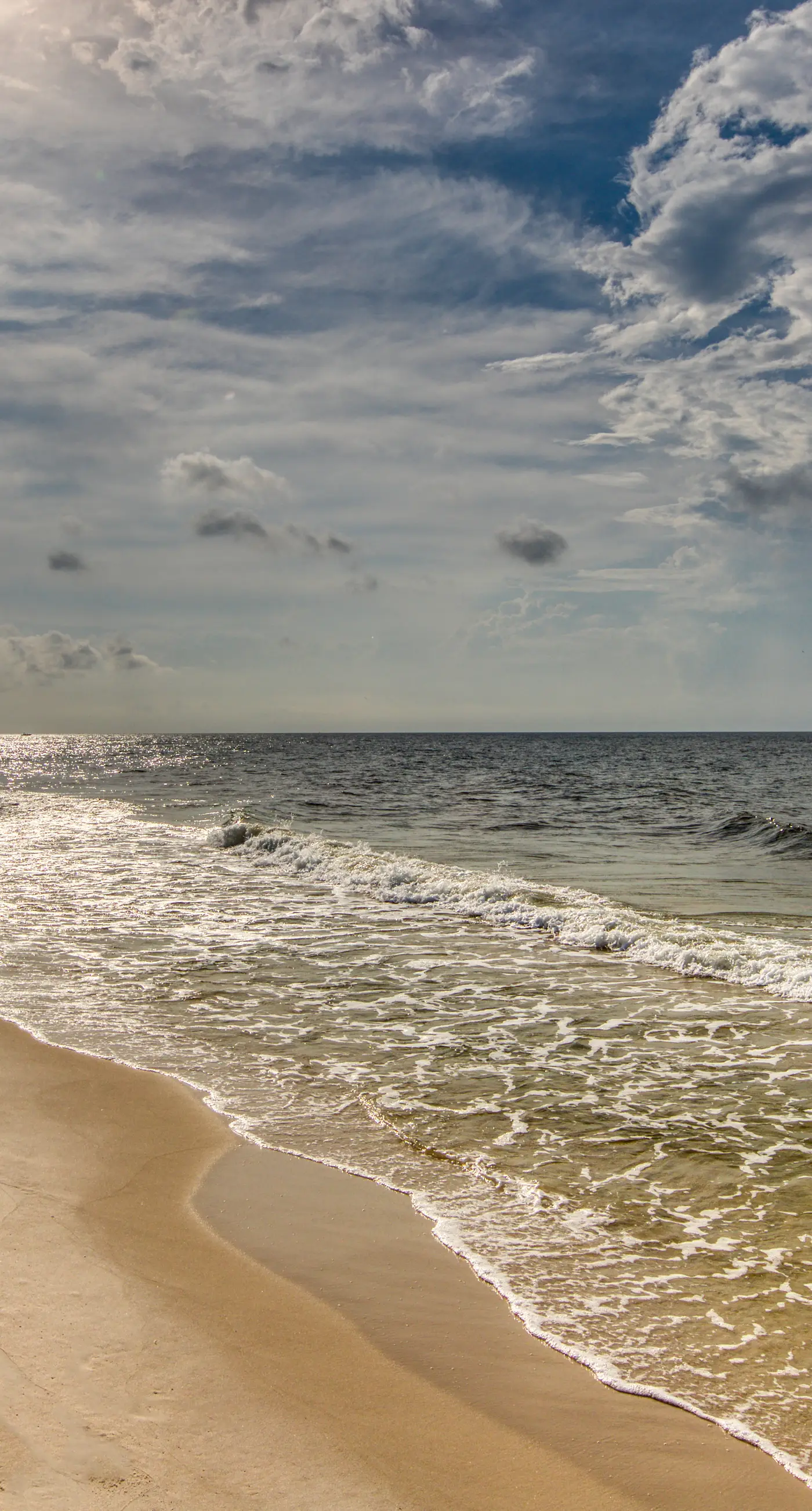 Coastal condo with Shared pool, Shared BBQ grill and beach access