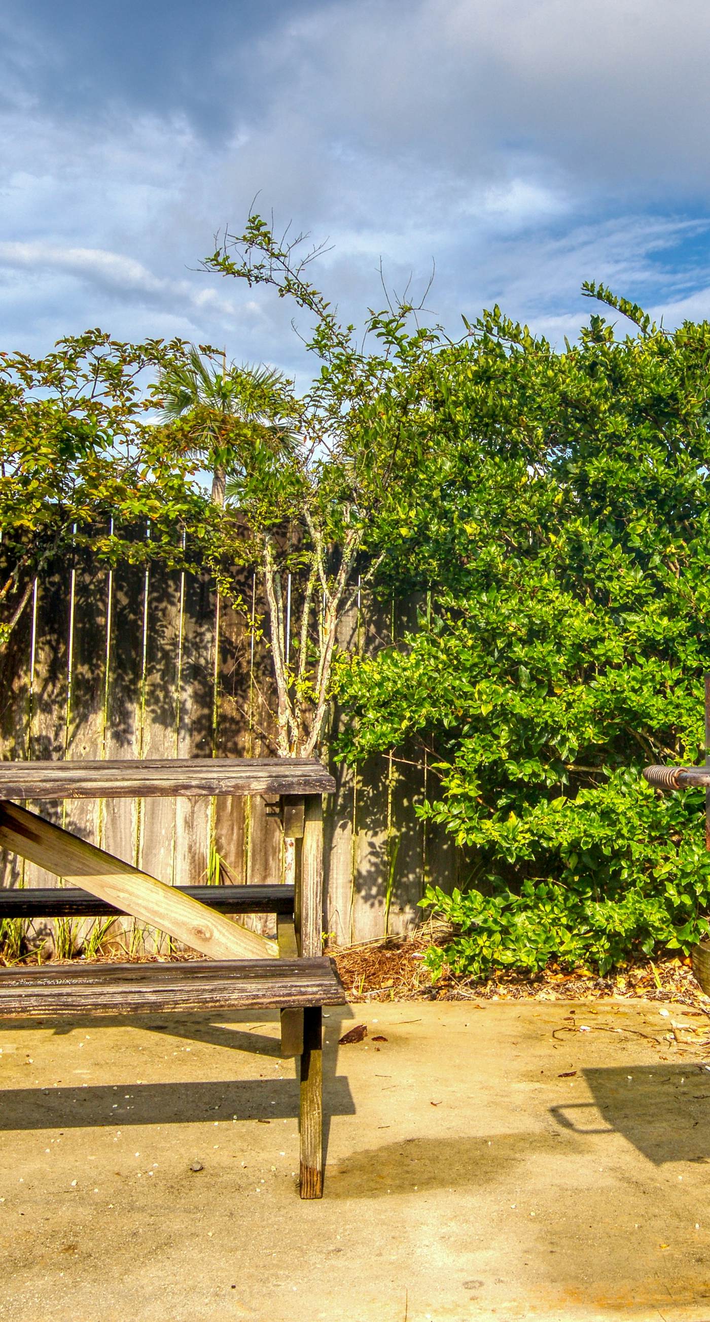 Coastal condo with Shared pool, Shared BBQ grill and beach access