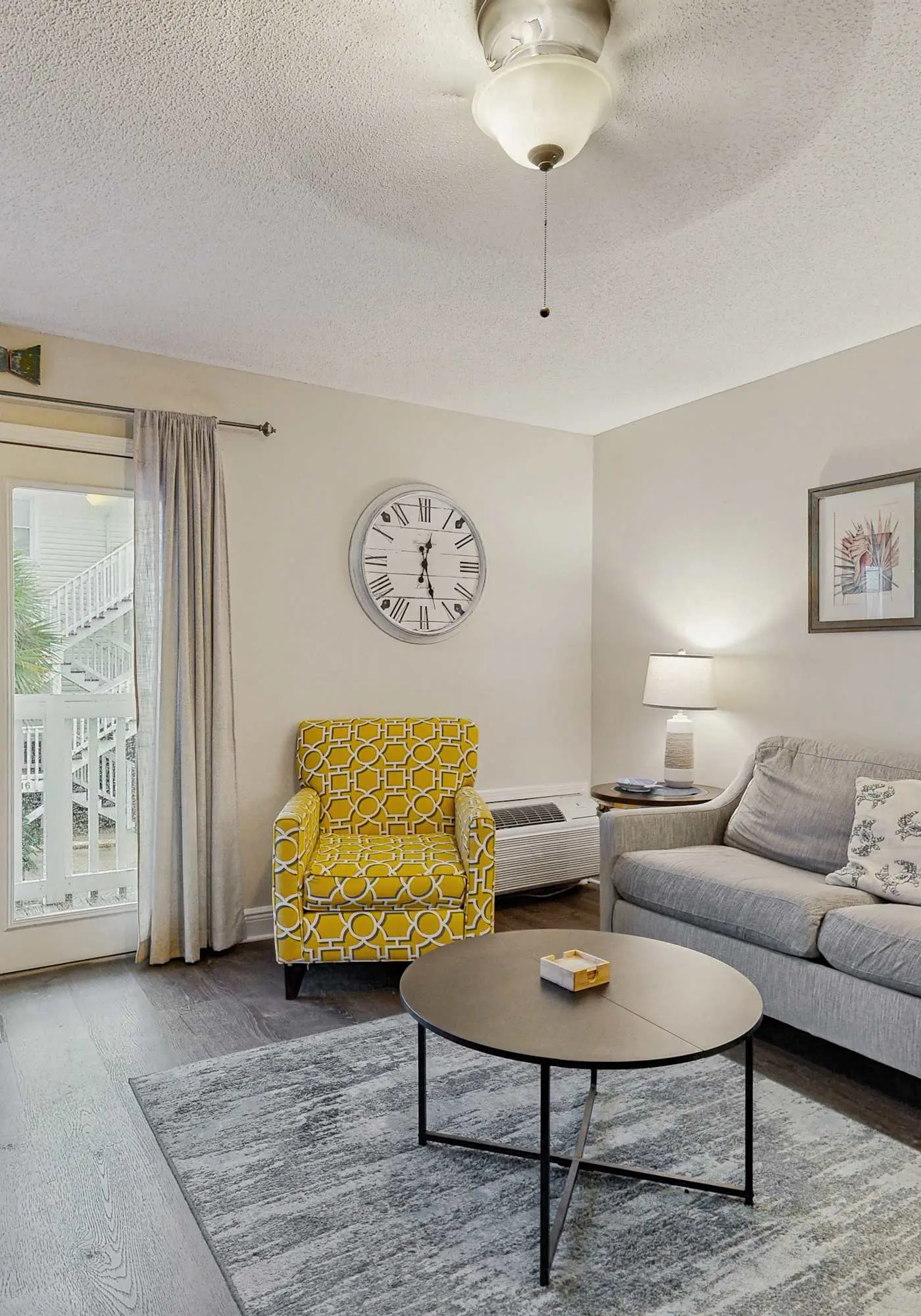 Coastal condo with Shared pool, Shared BBQ grill and beach access