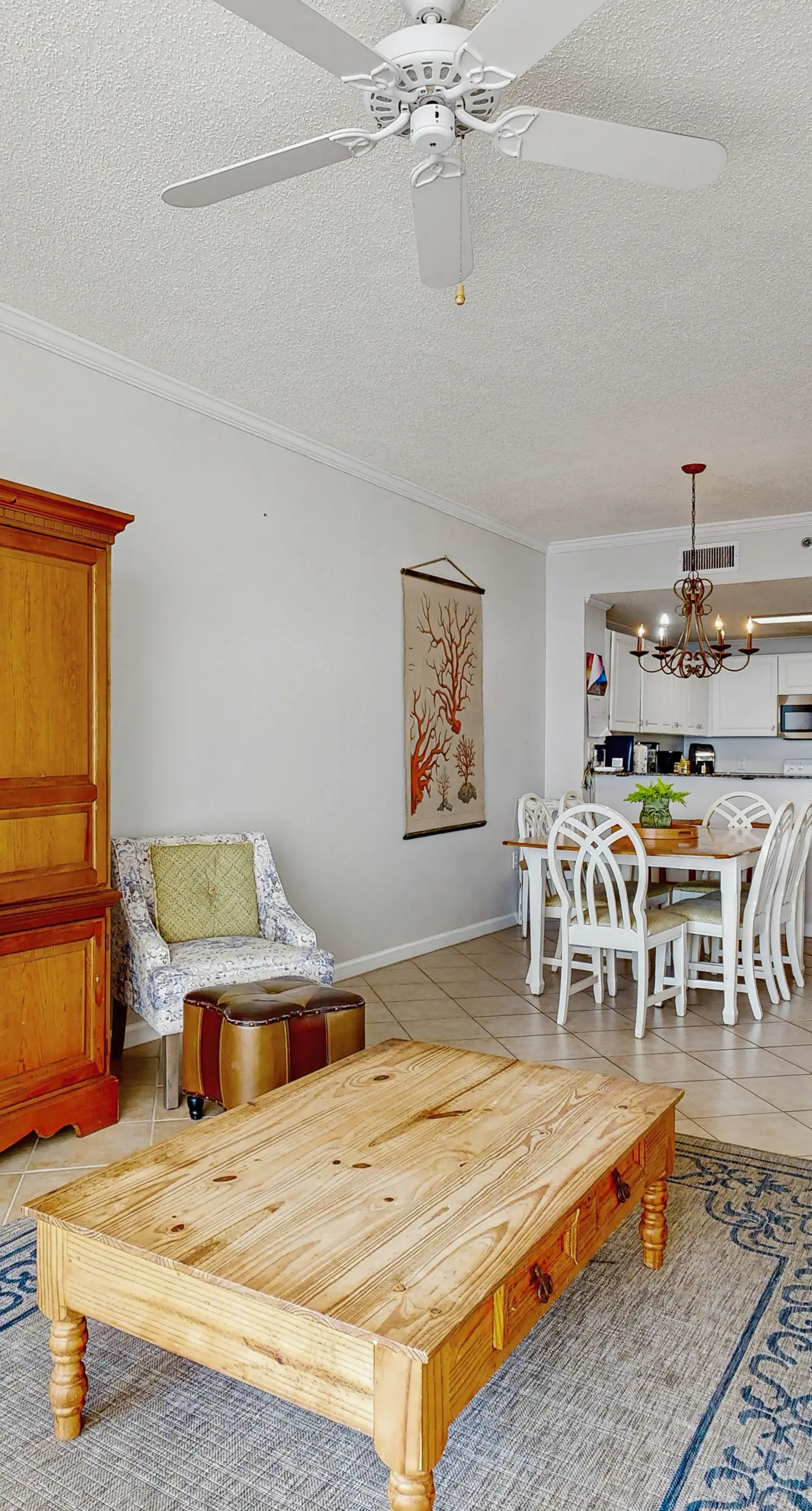 Spacious beachfront condo with full kitchen, shared pool and beach access