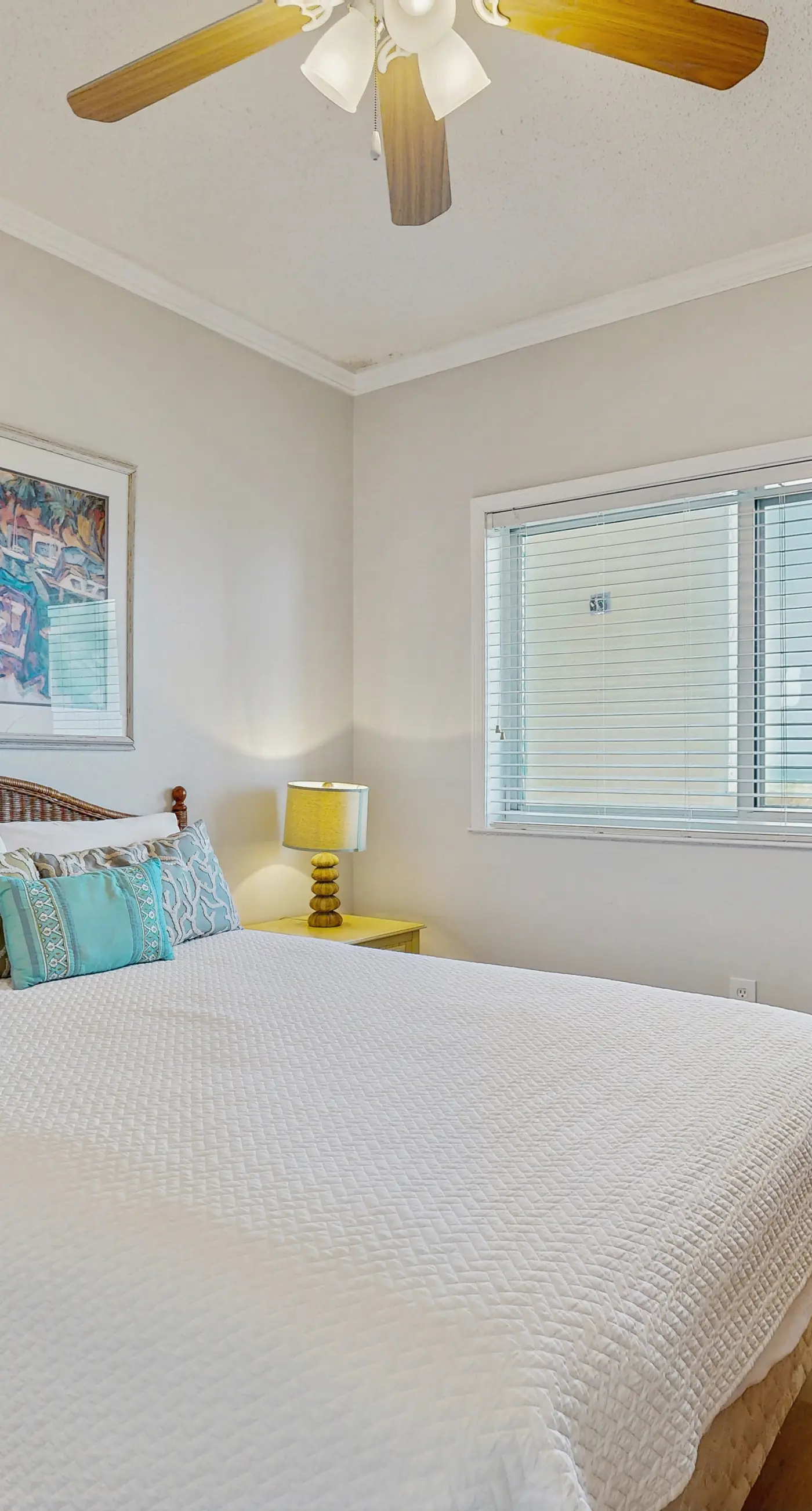 Spacious beachfront condo with full kitchen, shared pool and beach access