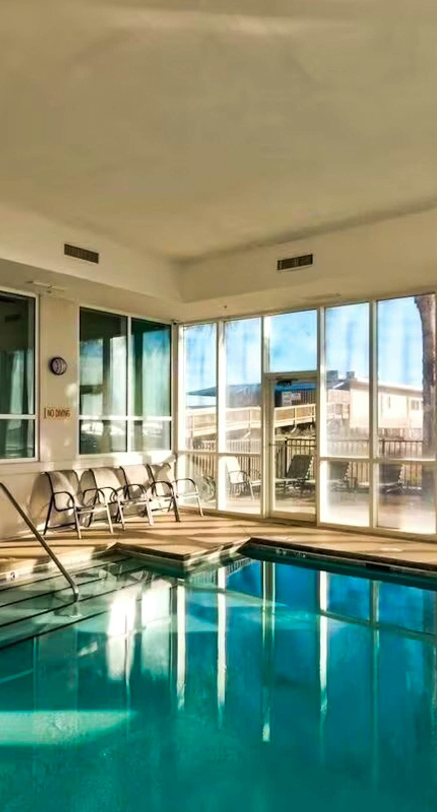 Gorgeous beachfront condo, shared pool and beach access