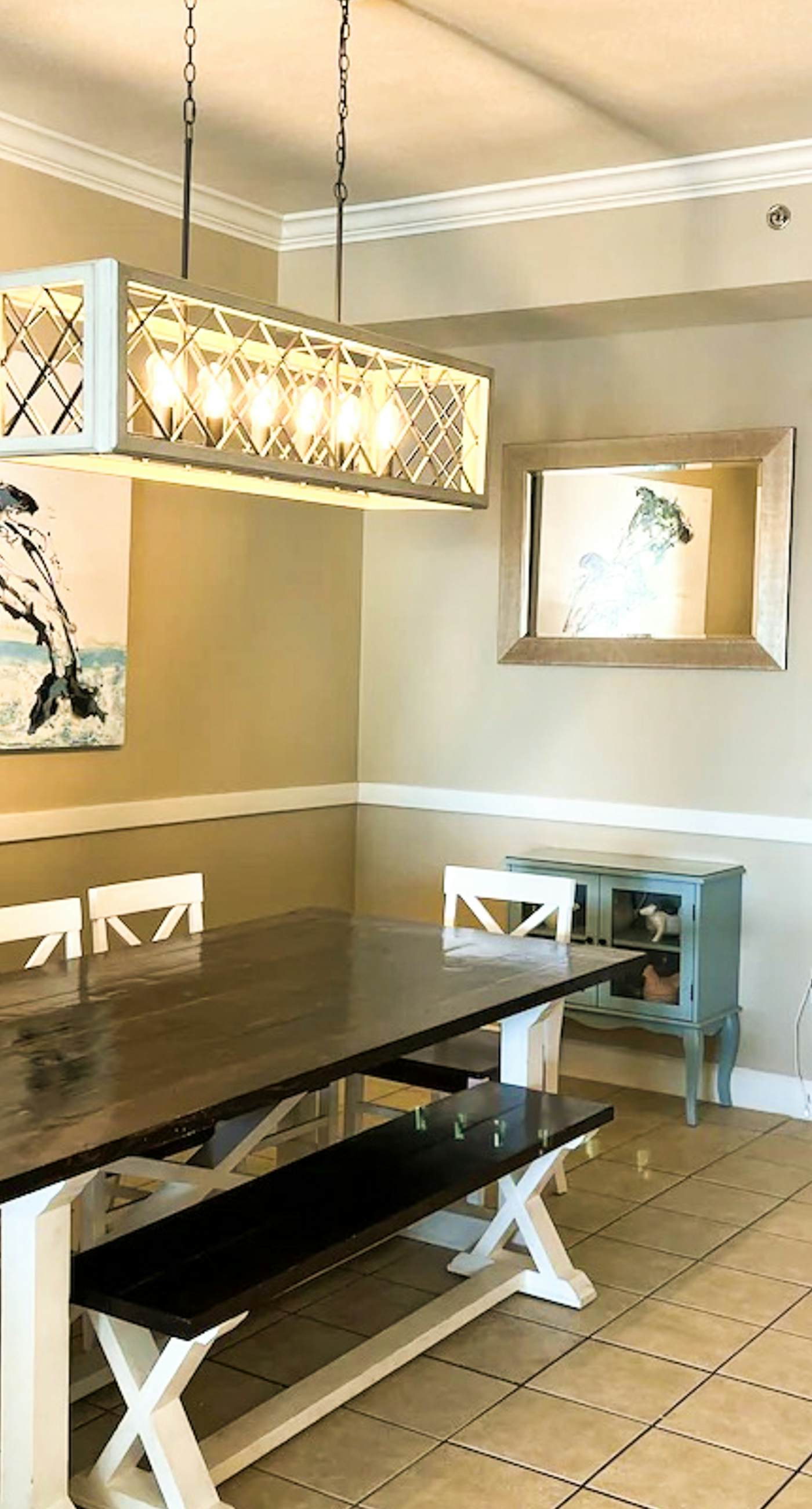 Gorgeous beachfront condo, shared pool and beach access