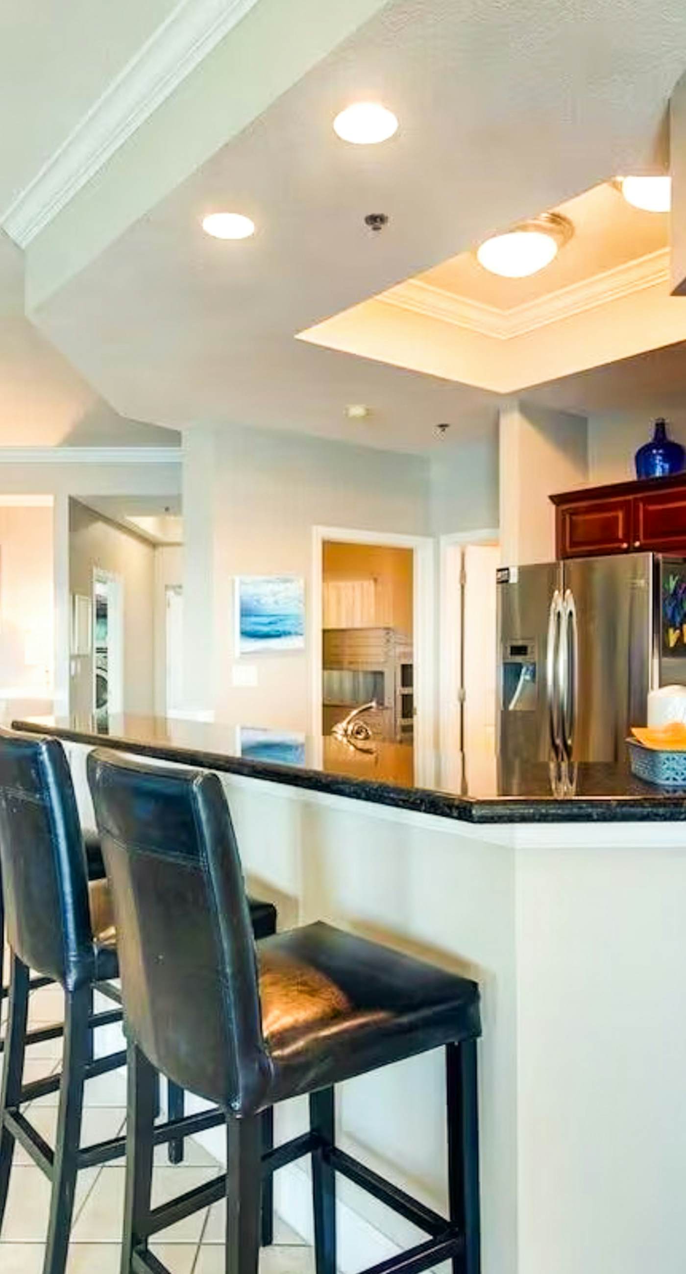 Gorgeous beachfront condo, shared pool and beach access