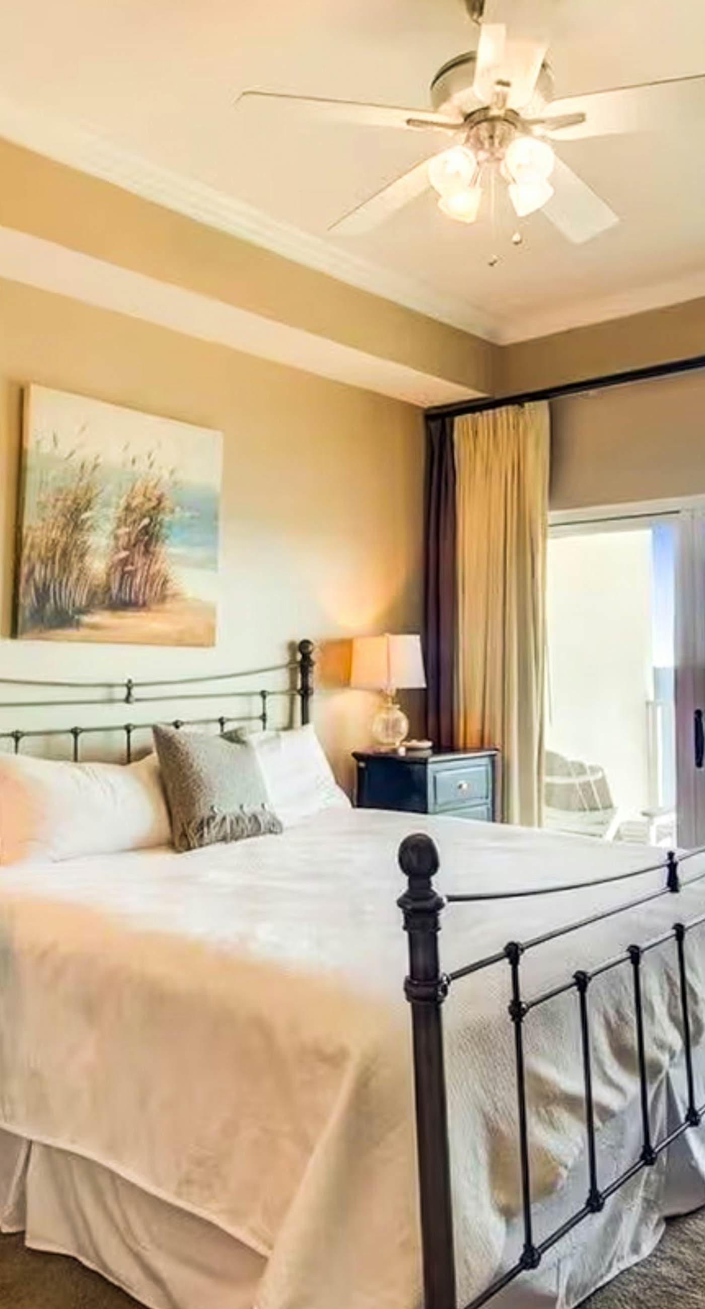 Gorgeous beachfront condo, shared pool and beach access