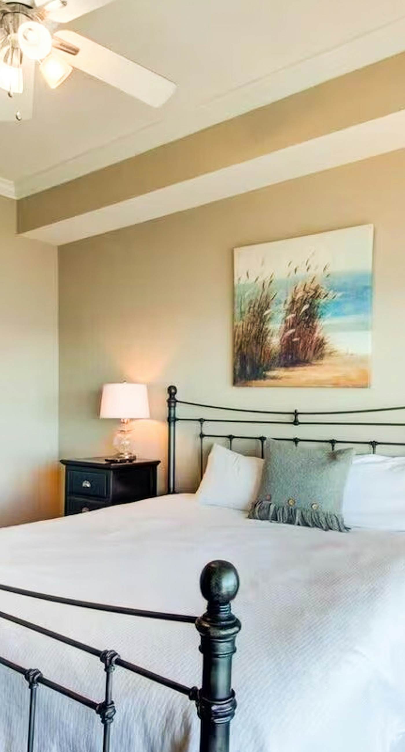 Gorgeous beachfront condo, shared pool and beach access