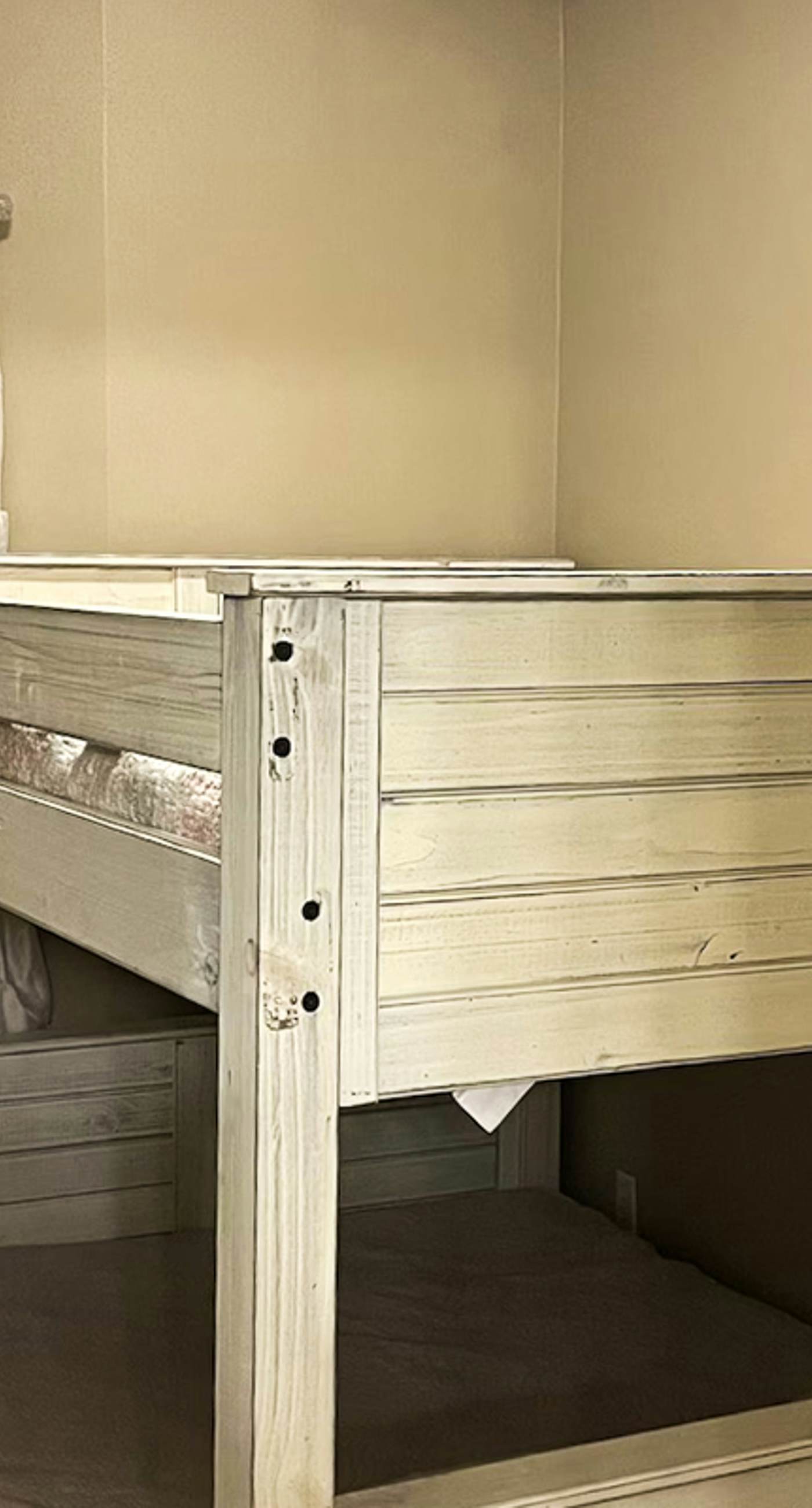 Gorgeous beachfront condo, shared pool and beach access