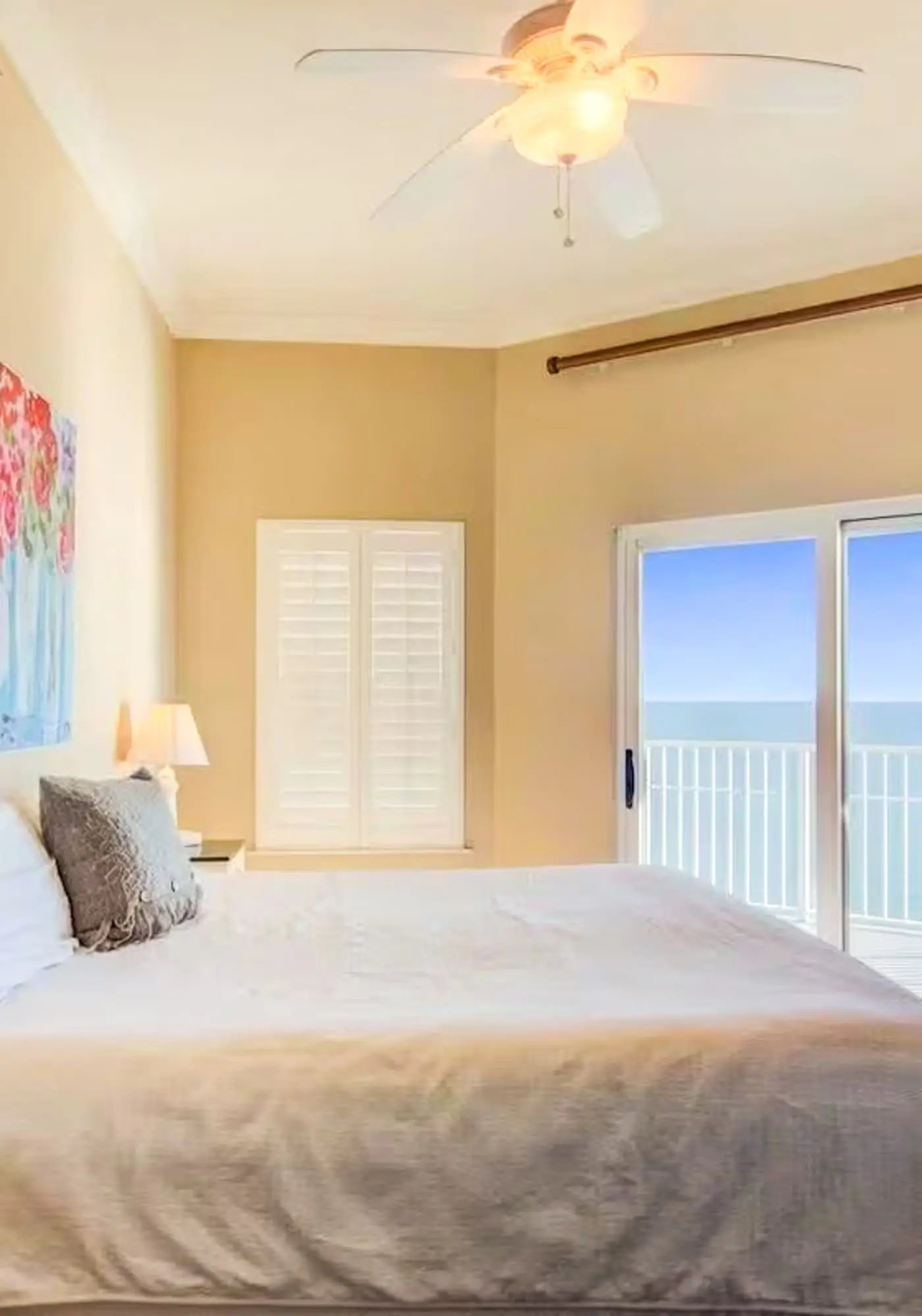 Gorgeous beachfront condo, shared pool and beach access