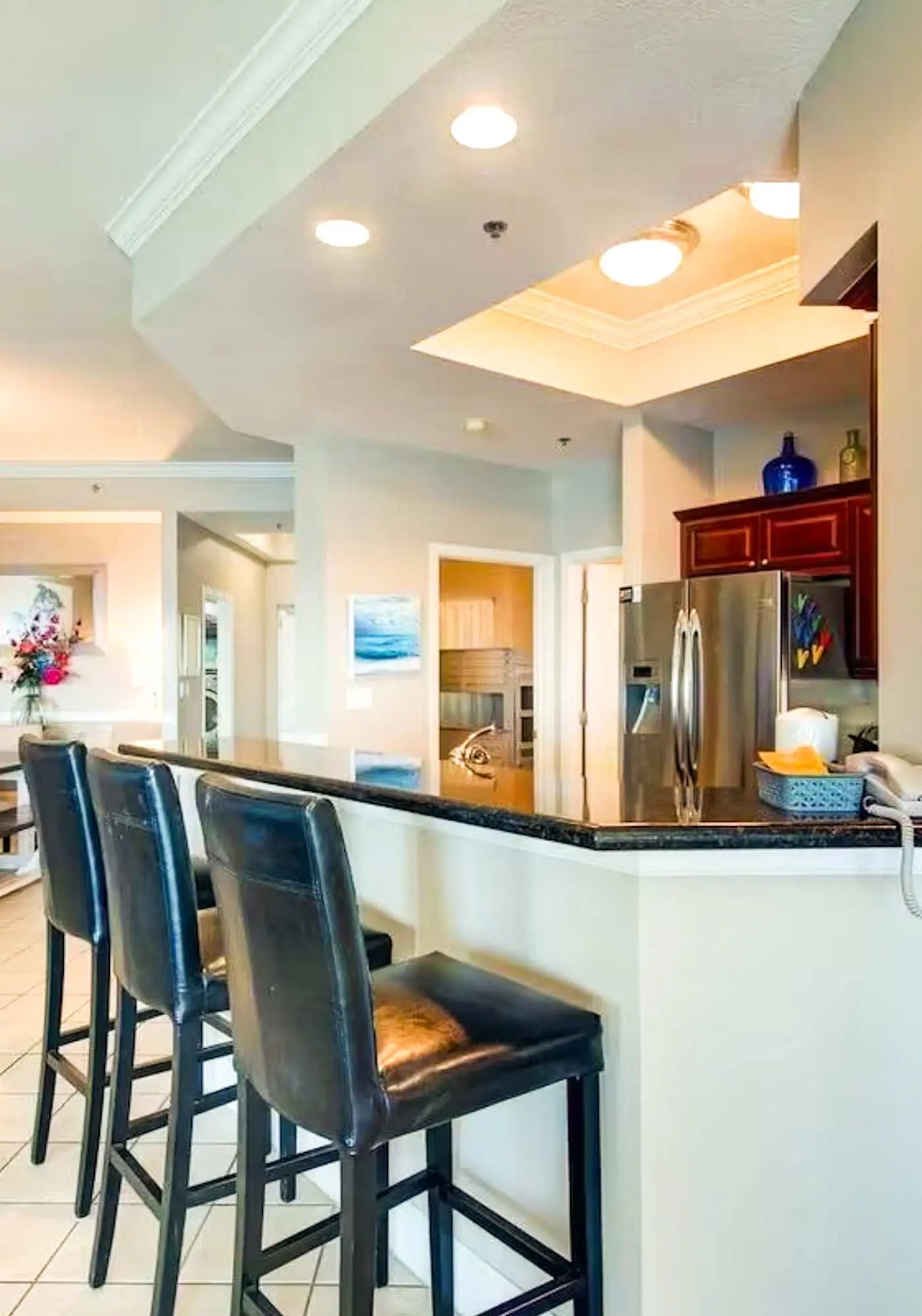 Gorgeous beachfront condo, shared pool and beach access