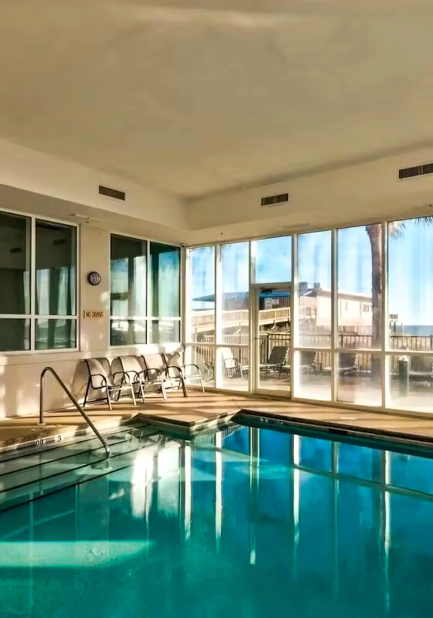 Gorgeous beachfront condo, shared pool and beach access