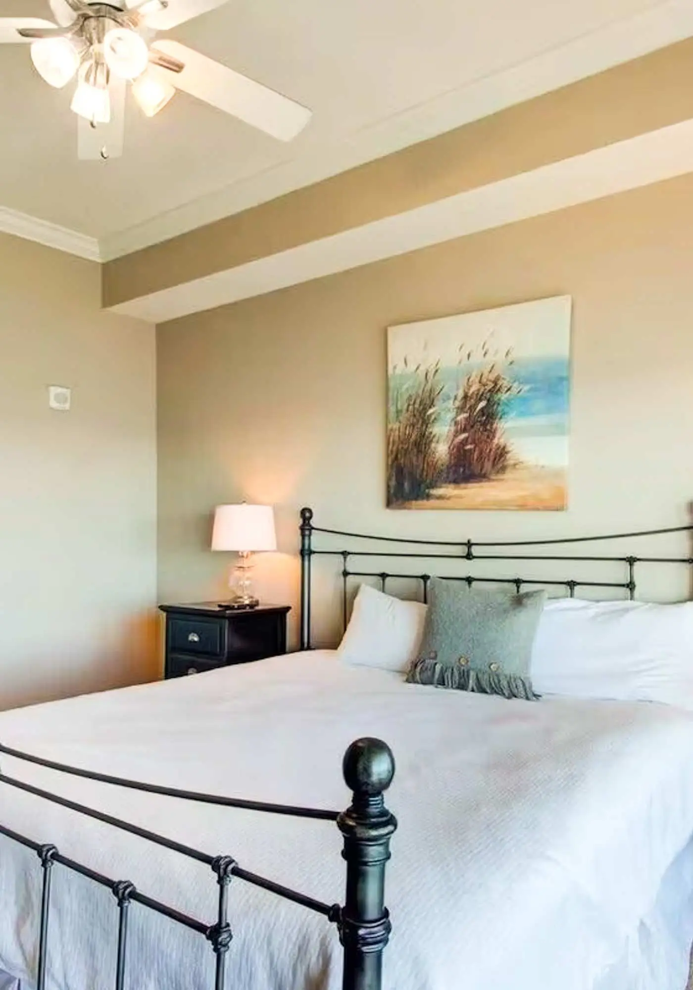 Gorgeous beachfront condo, shared pool and beach access