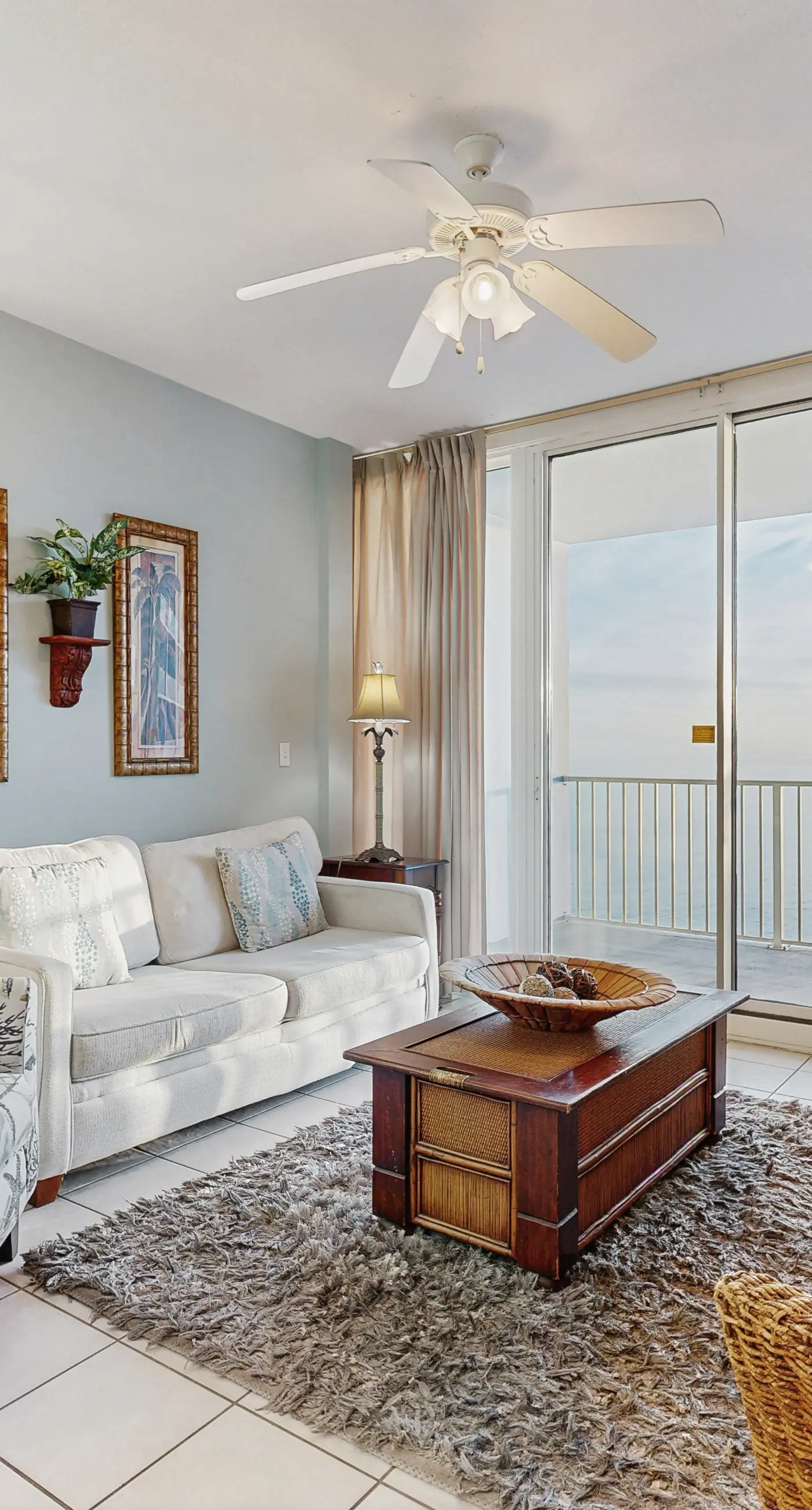 Beachfront condo with stunning views, shared hot tub, fitness room, & indoor pool