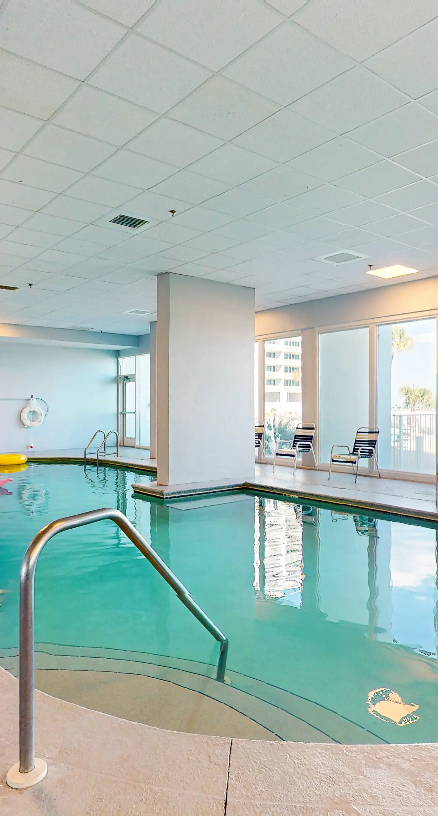 Beachfront condo with stunning views, shared hot tub, fitness room, & indoor pool