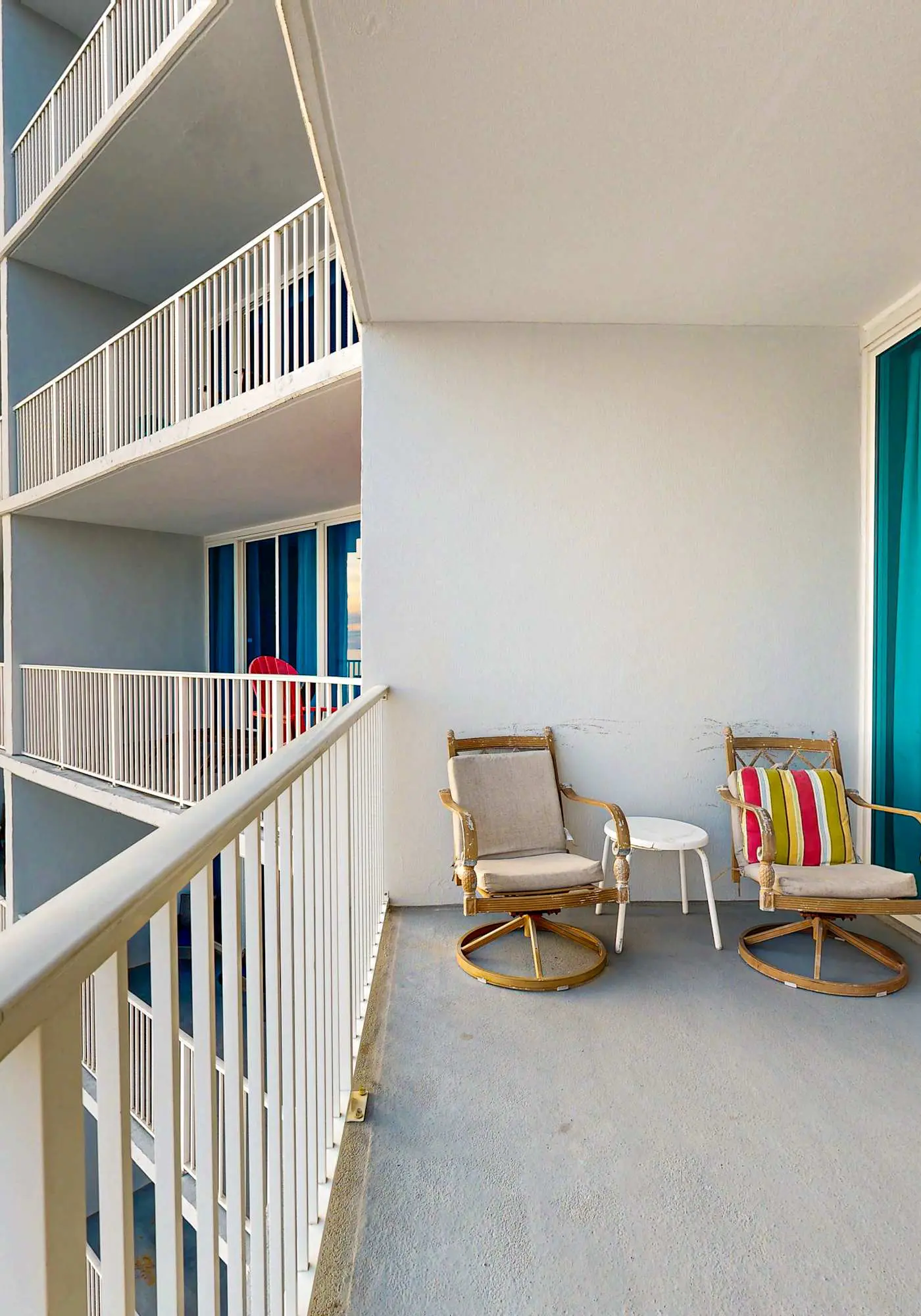 Beachfront condo with stunning views, shared hot tub, fitness room, & indoor pool