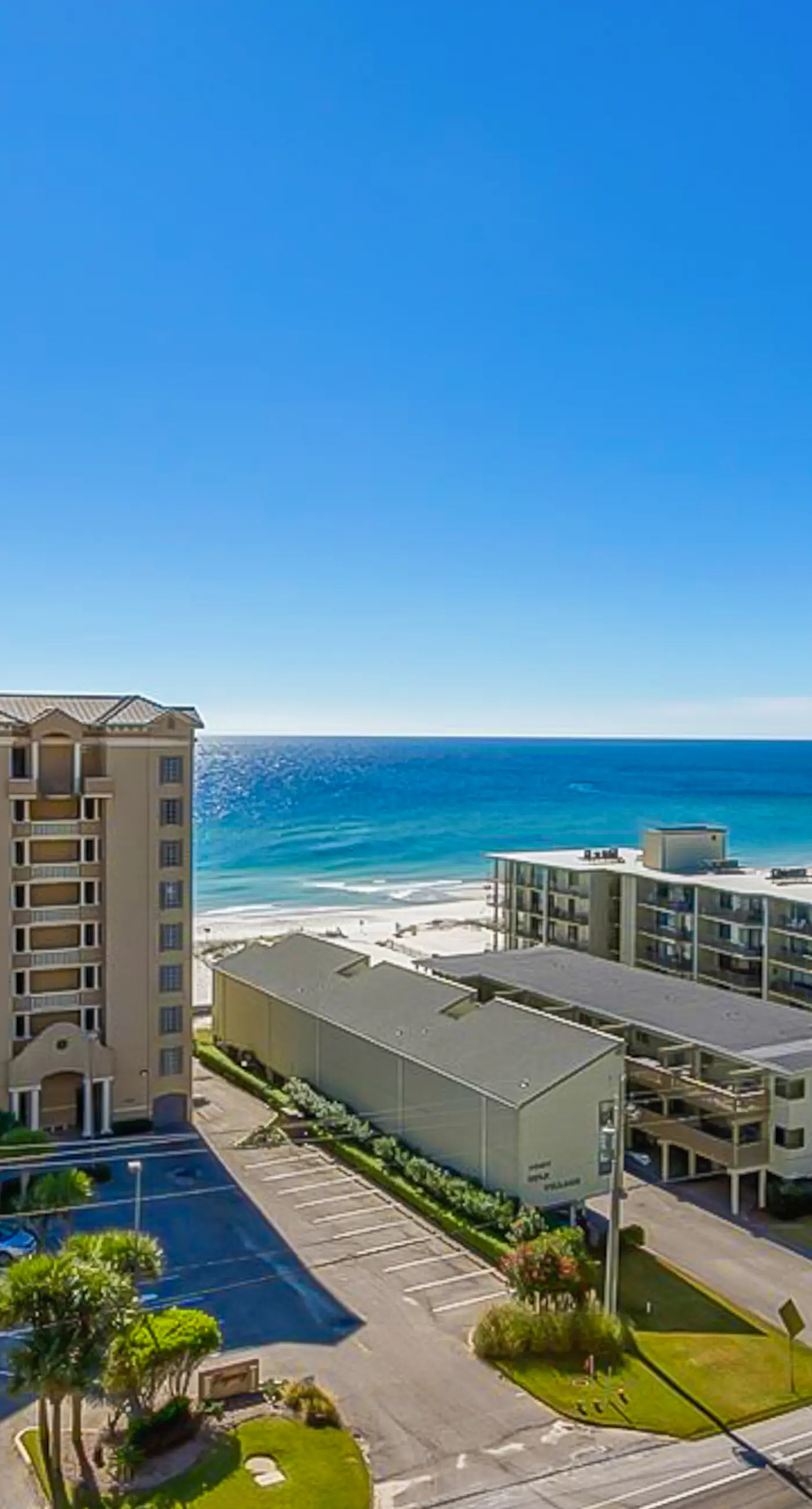 Wonderful coastal condo with pools, hot tubs, sauna & balcony