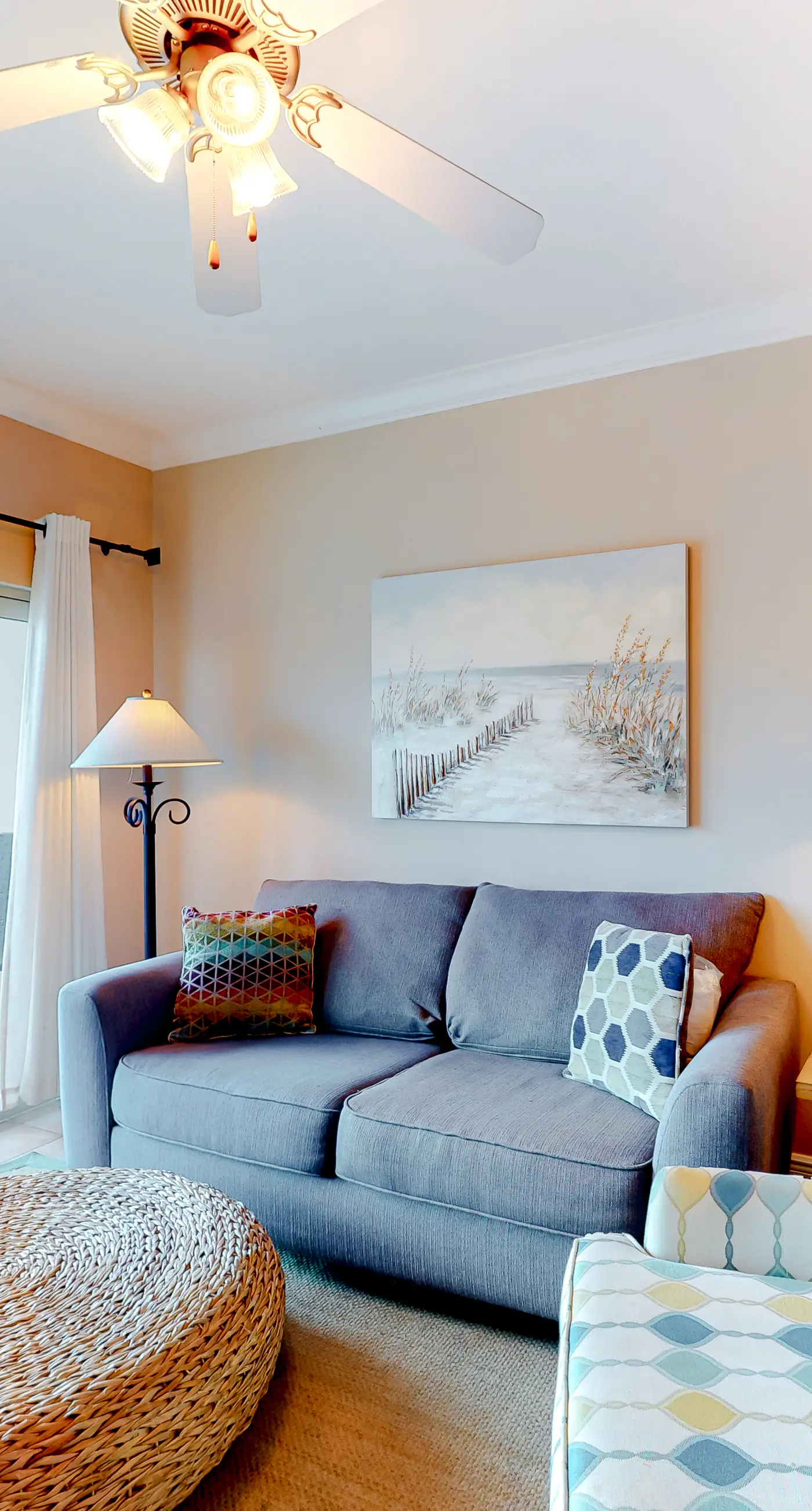 Wonderful coastal condo with pools, hot tubs, sauna & balcony