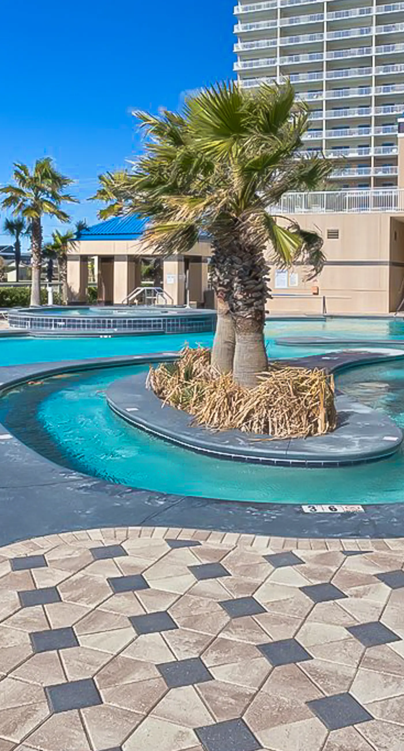 Wonderful coastal condo with pools, hot tubs, sauna & balcony