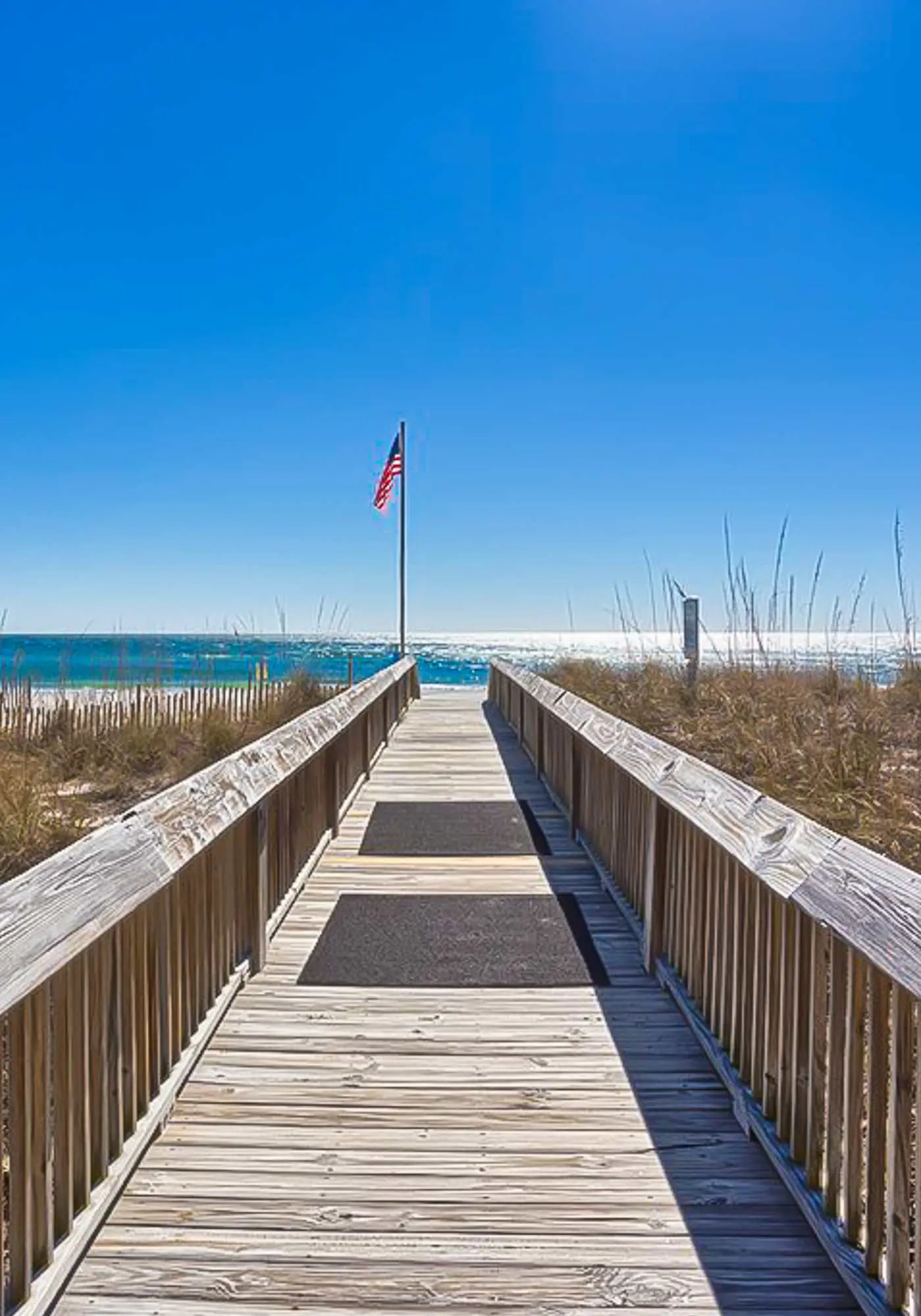 Wonderful coastal condo with pools, hot tubs, sauna & balcony