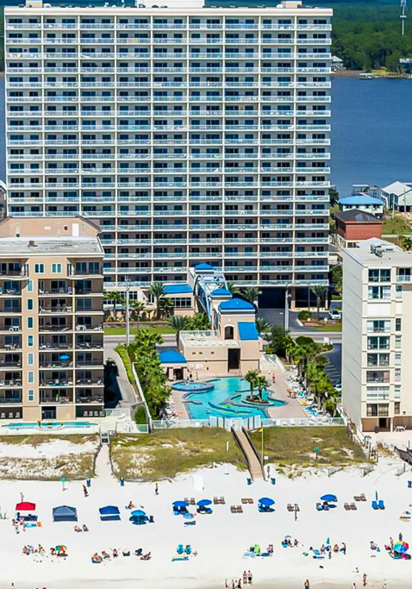 Wonderful coastal condo with pools, hot tubs, sauna & balcony