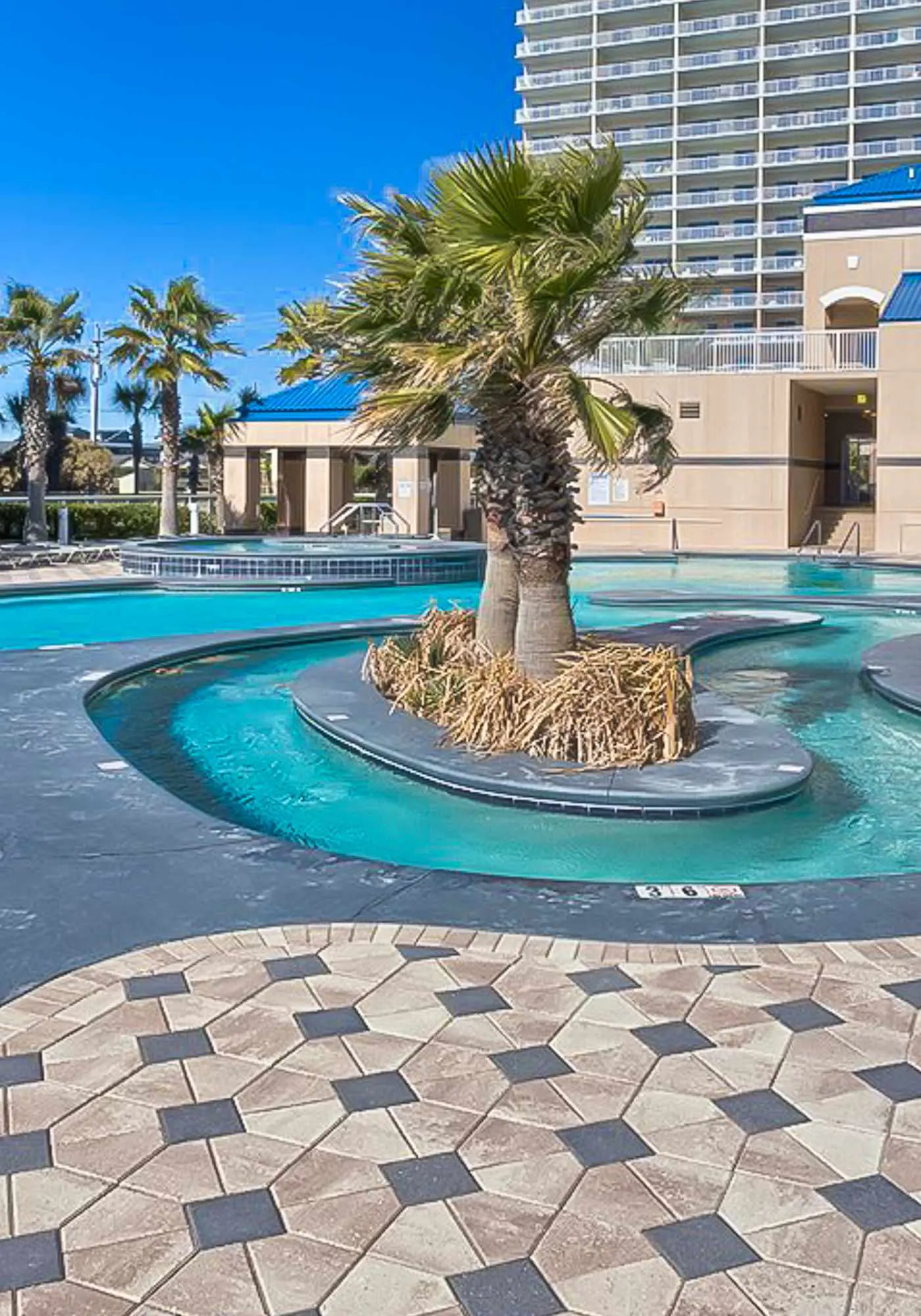 Wonderful coastal condo with pools, hot tubs, sauna & balcony