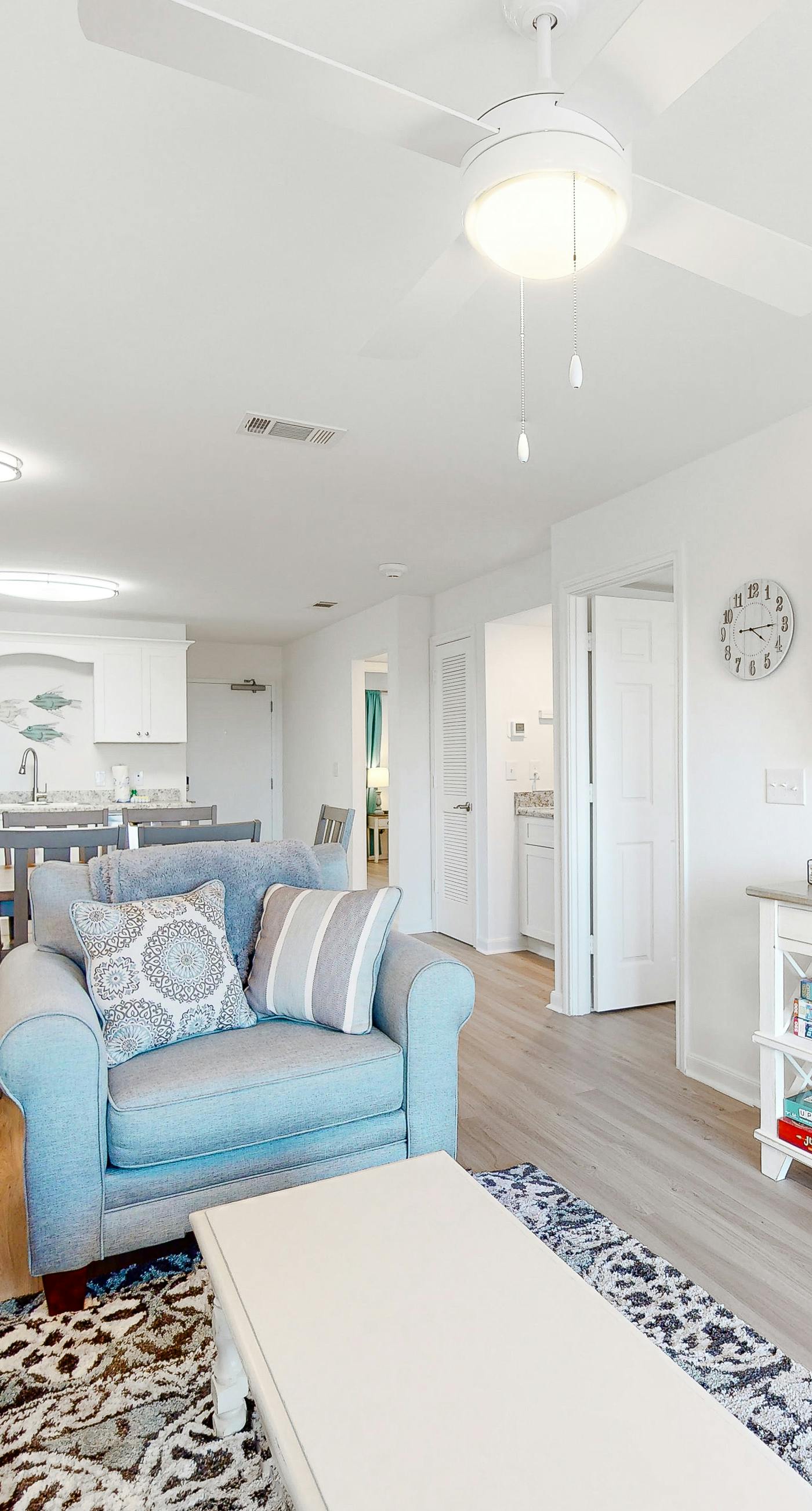 Ocean-view condo with central AC, indoor pool, & gym - sunsets on the beach