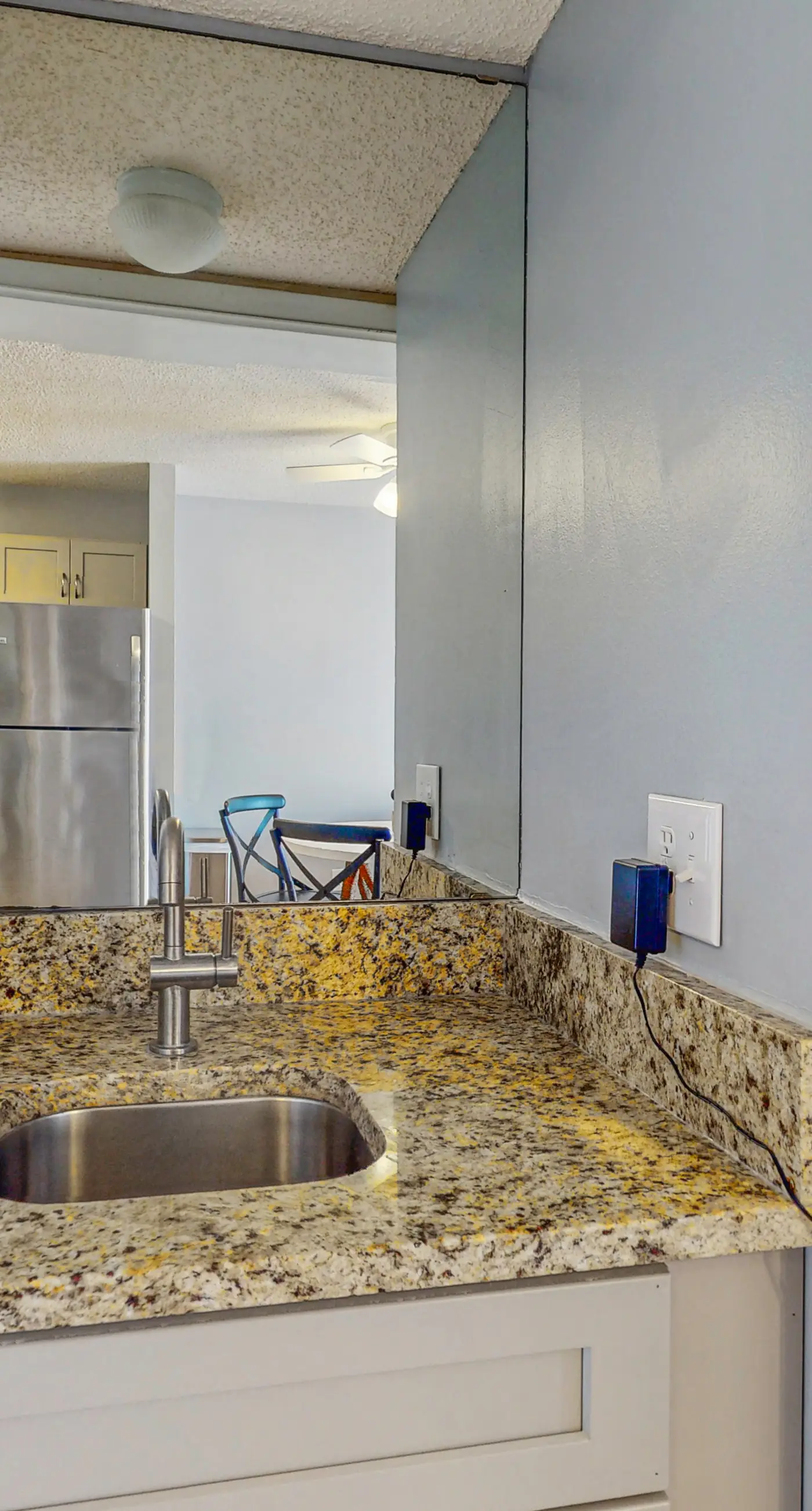 Enchanting oceanfront condo with pool, hot tub, tennis, sauna, & washer/dryer