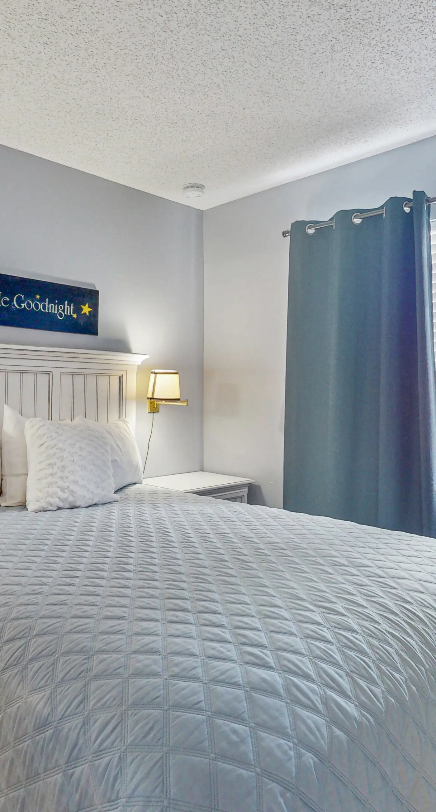 Enchanting oceanfront condo with pool, hot tub, tennis, sauna, & washer/dryer