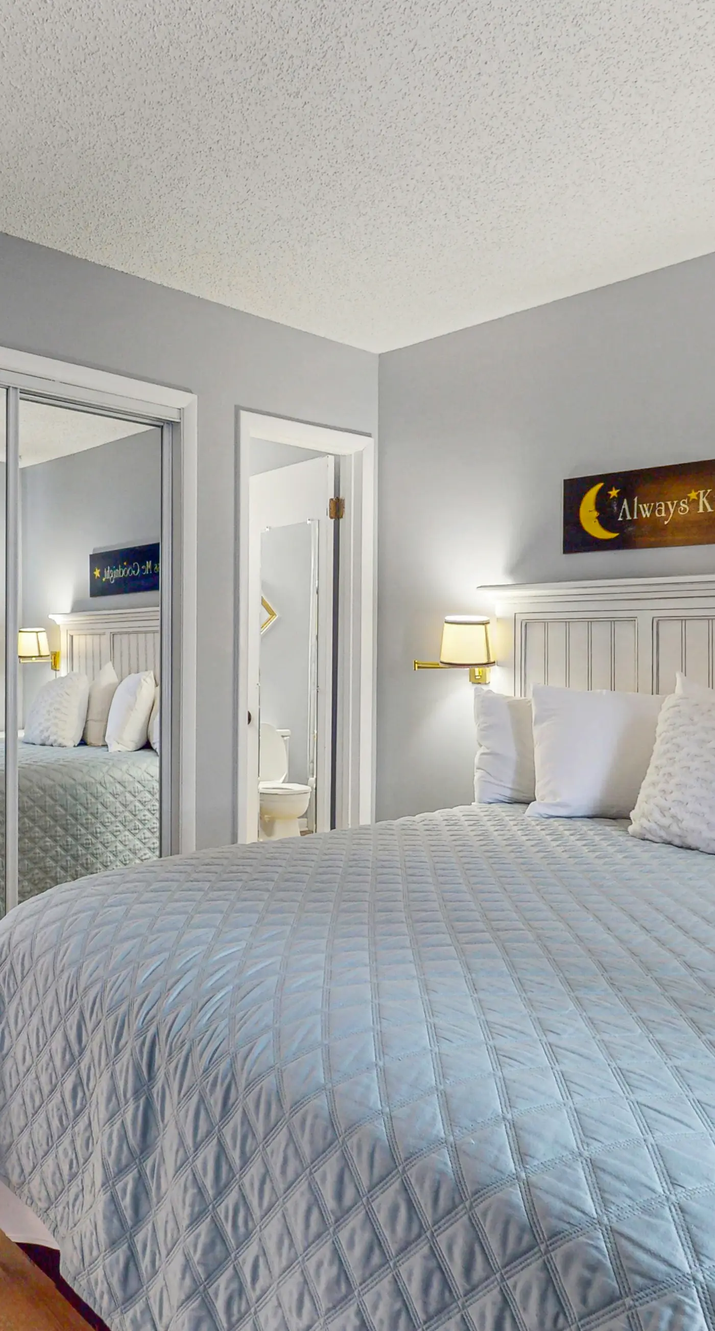 Enchanting oceanfront condo with pool, hot tub, tennis, sauna, & washer/dryer