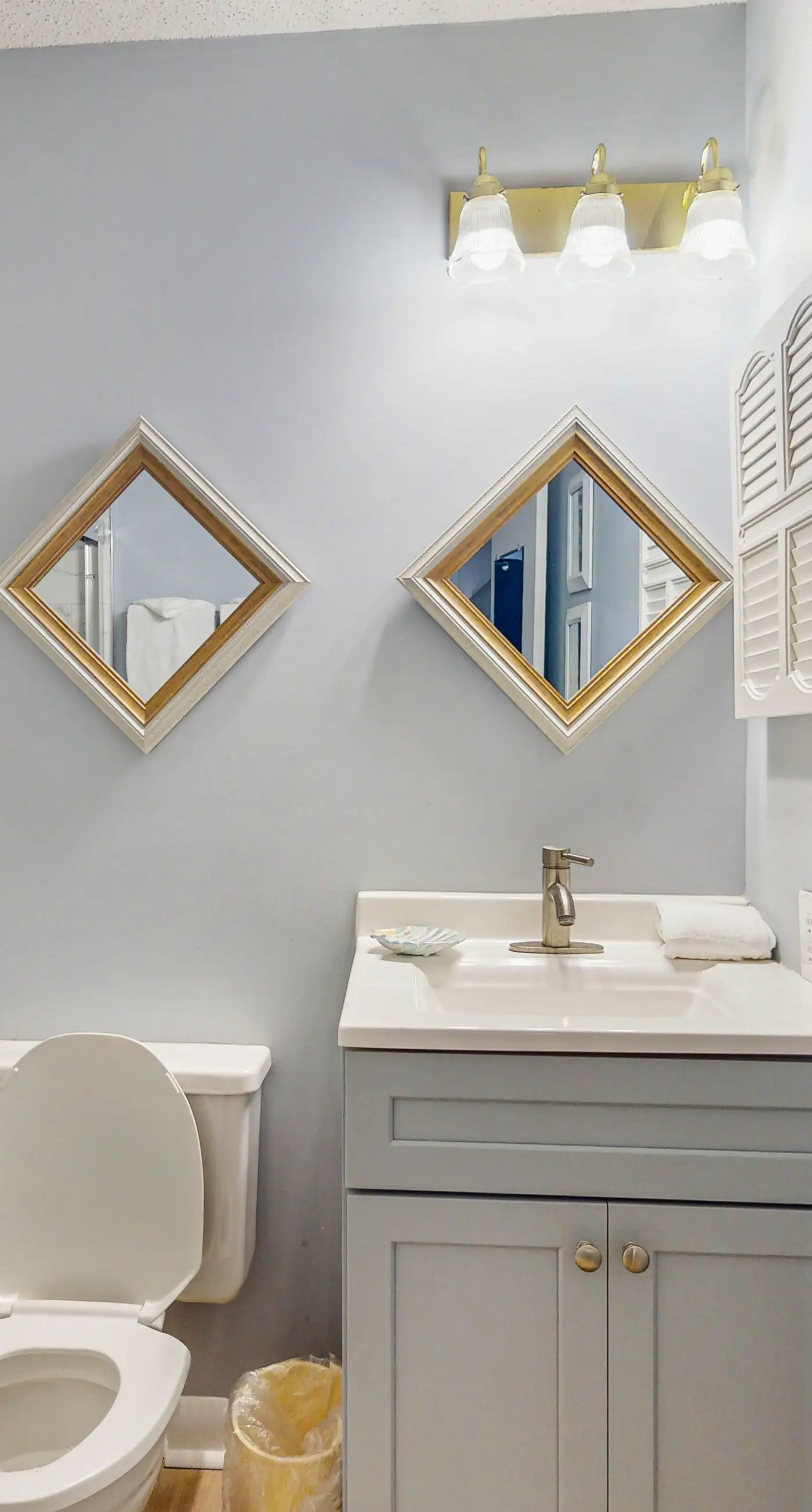 Enchanting oceanfront condo with pool, hot tub, tennis, sauna, & washer/dryer