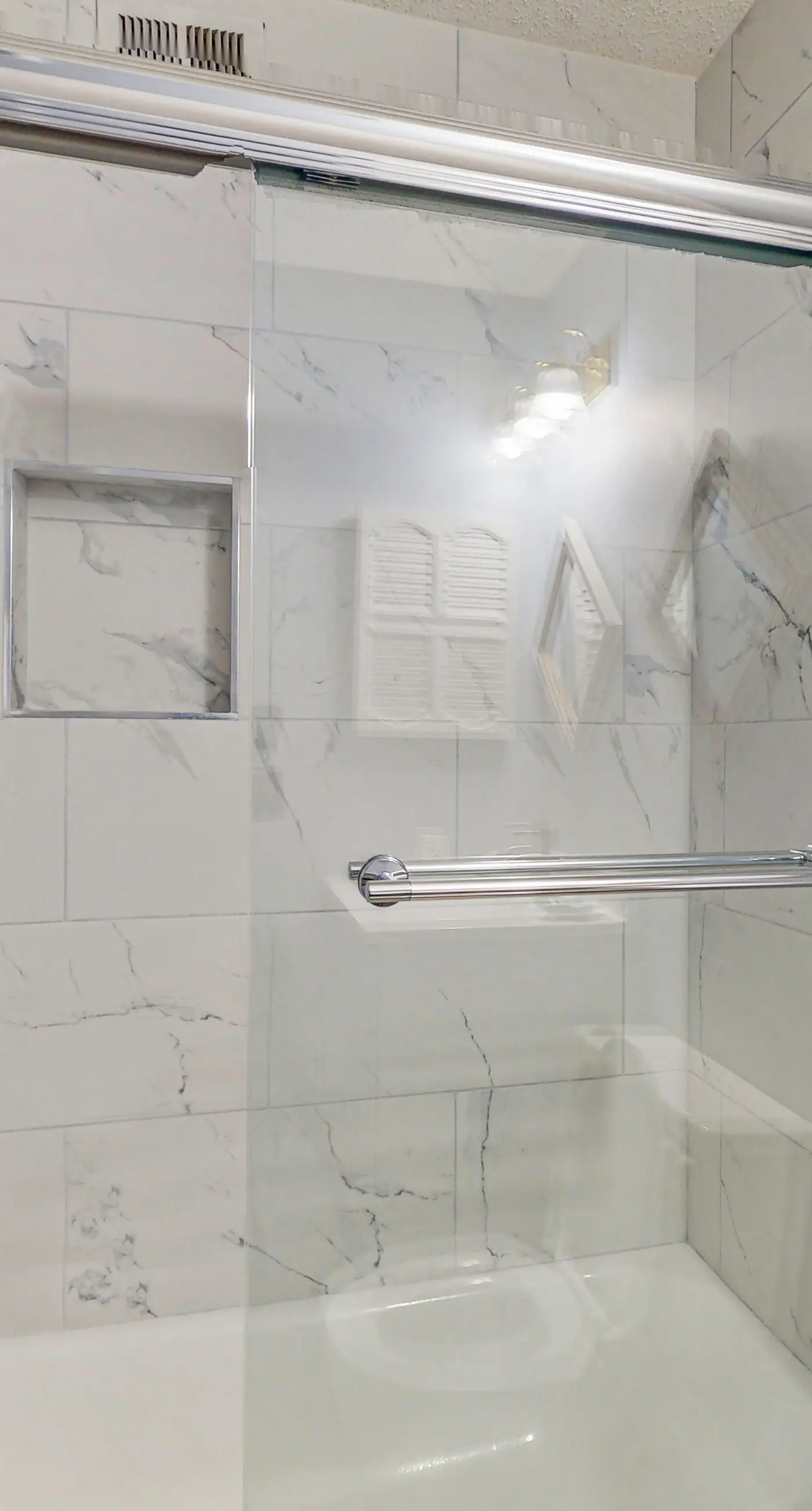 Enchanting oceanfront condo with pool, hot tub, tennis, sauna, & washer/dryer