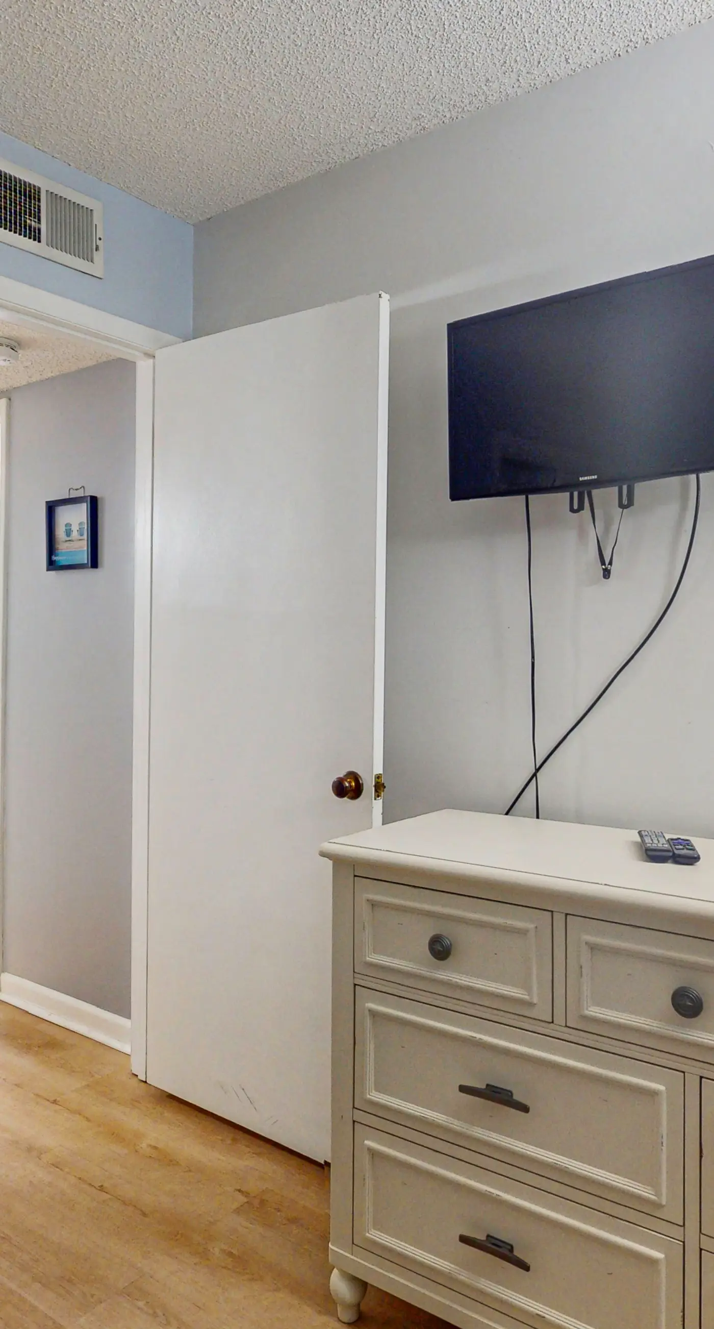 Enchanting oceanfront condo with pool, hot tub, tennis, sauna, & washer/dryer