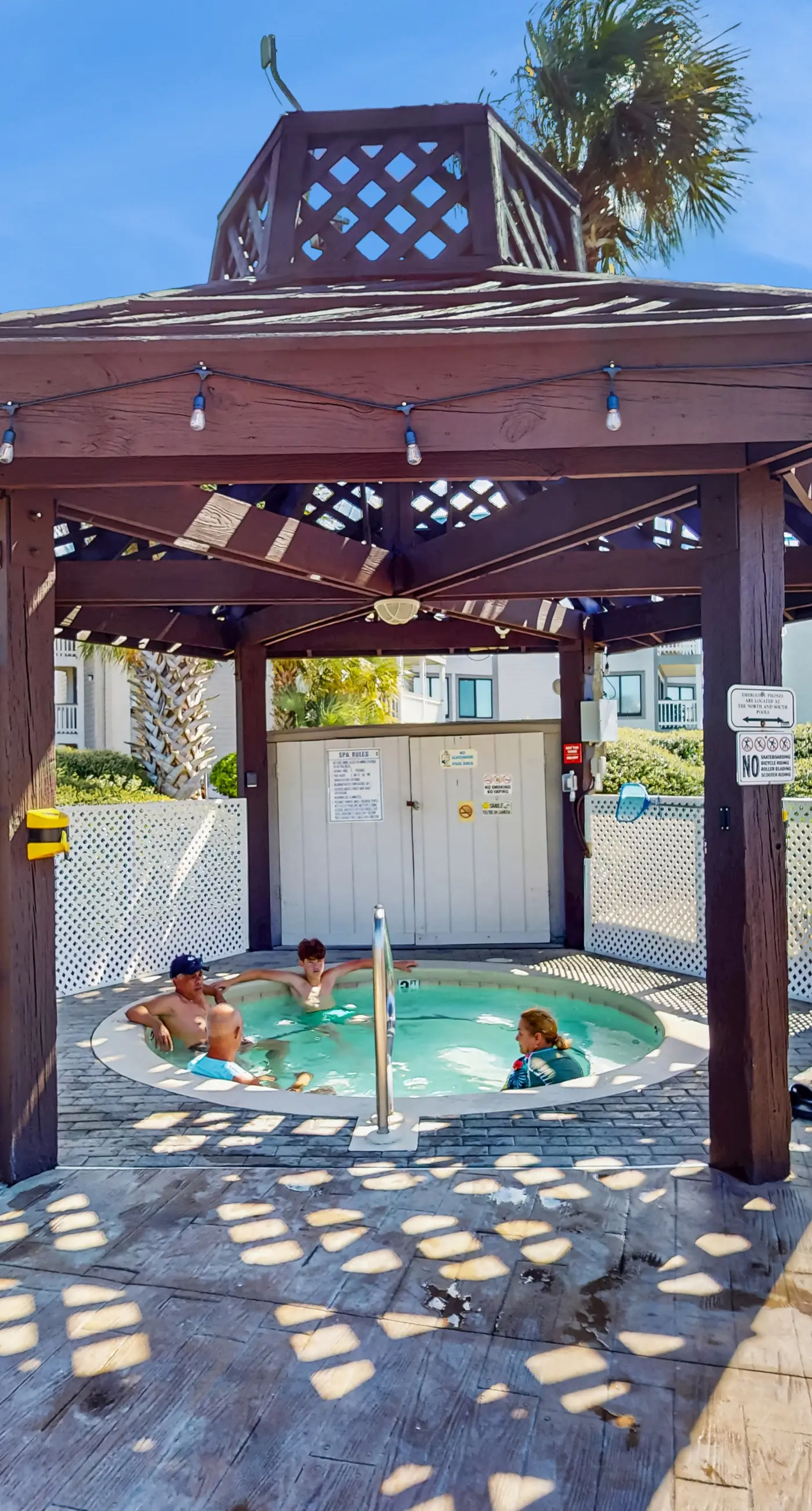 Enchanting oceanfront condo with pool, hot tub, tennis, sauna, & washer/dryer