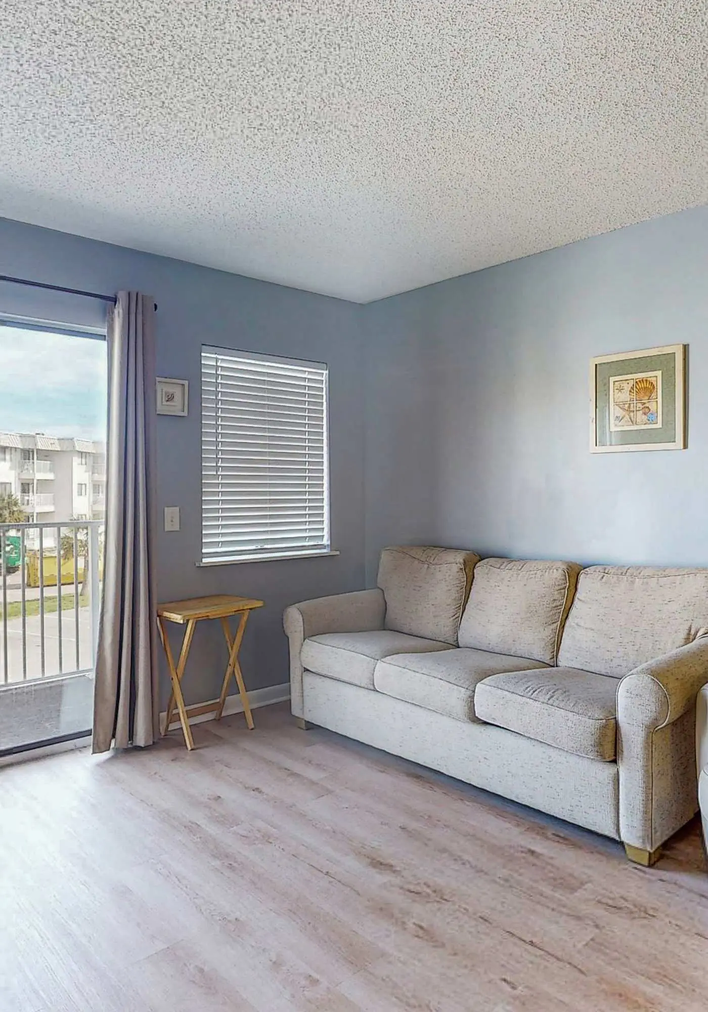 Enchanting oceanfront condo with pool, hot tub, tennis, sauna, & washer/dryer