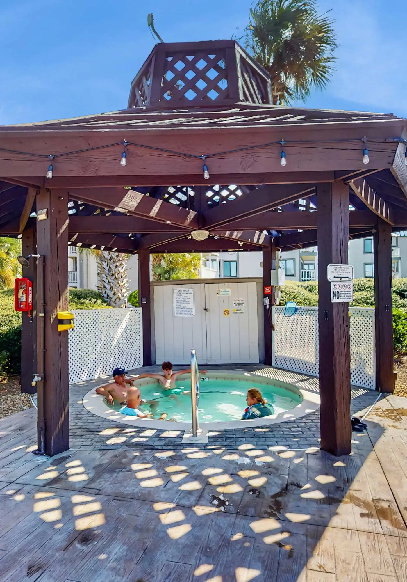 Enchanting oceanfront condo with pool, hot tub, tennis, sauna, & washer/dryer