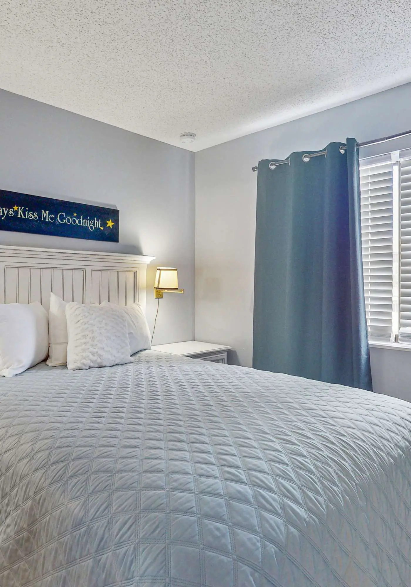 Enchanting oceanfront condo with pool, hot tub, tennis, sauna, & washer/dryer