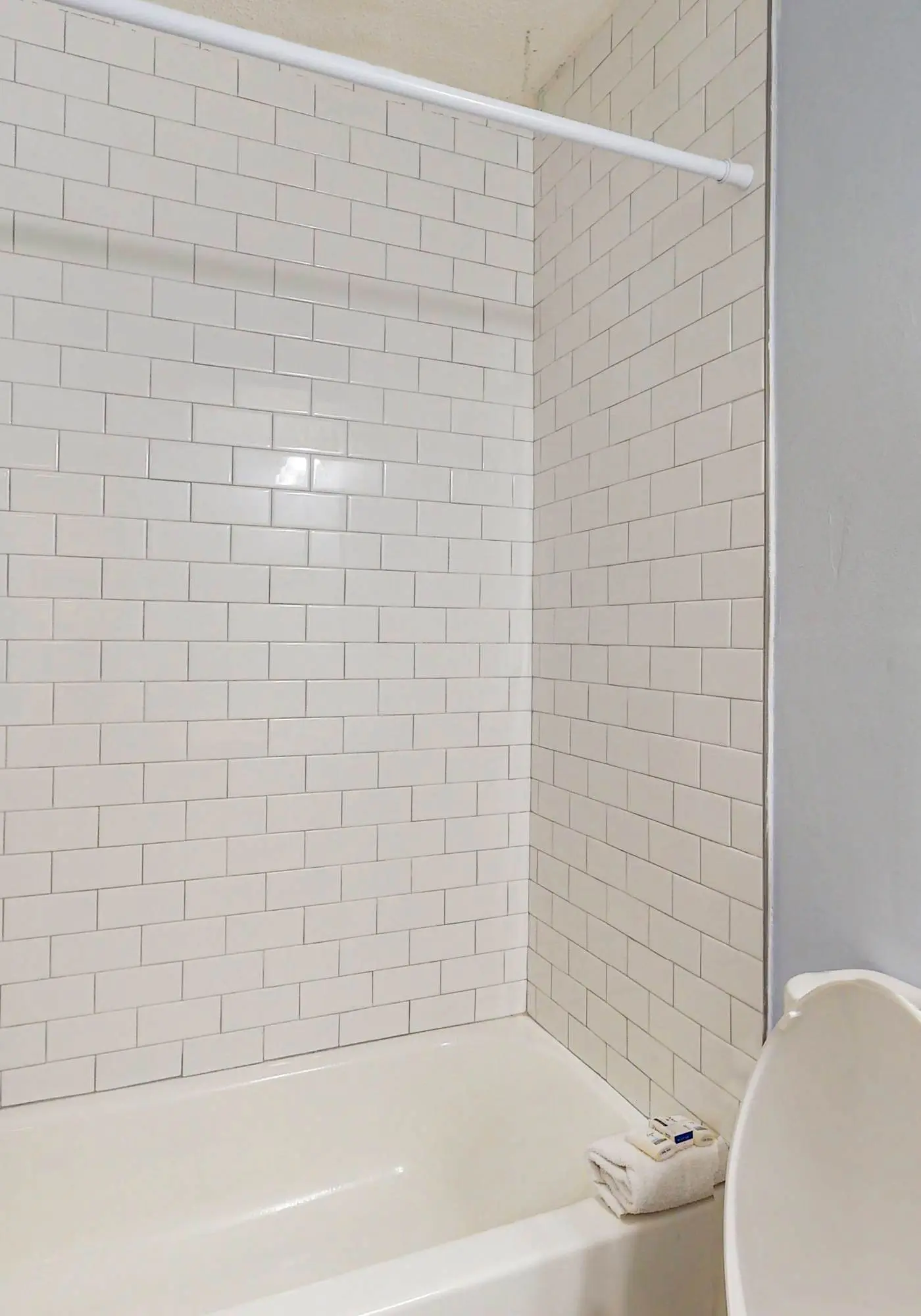 Enchanting oceanfront condo with pool, hot tub, tennis, sauna, & washer/dryer
