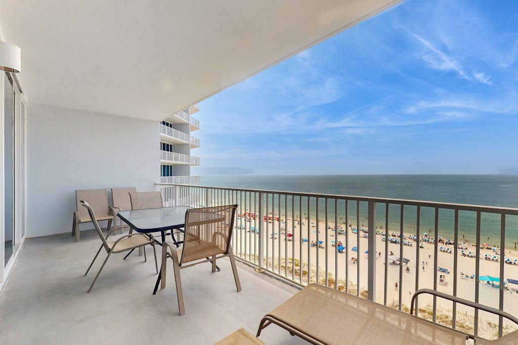 Oceanfront condo with sweeping views, washer/dryer, central AC, & access to pool